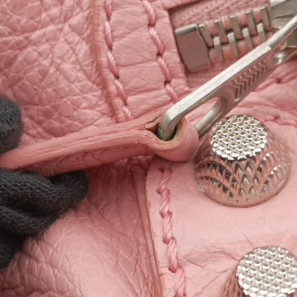 Pre-owned Balenciaga Pompon Pink Lambskin  shoulderbag | stylenewstar