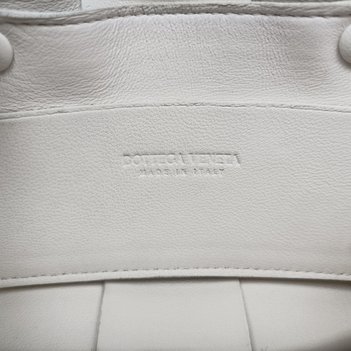 Pre-owned Bottega Veneta Candy Cassette White Lambskin  shoulderbag | stylenewstar
