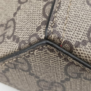 Pre-owned Gucci love heart Brown PVC coated canvas 678133 shoulderbag | stylenewstar