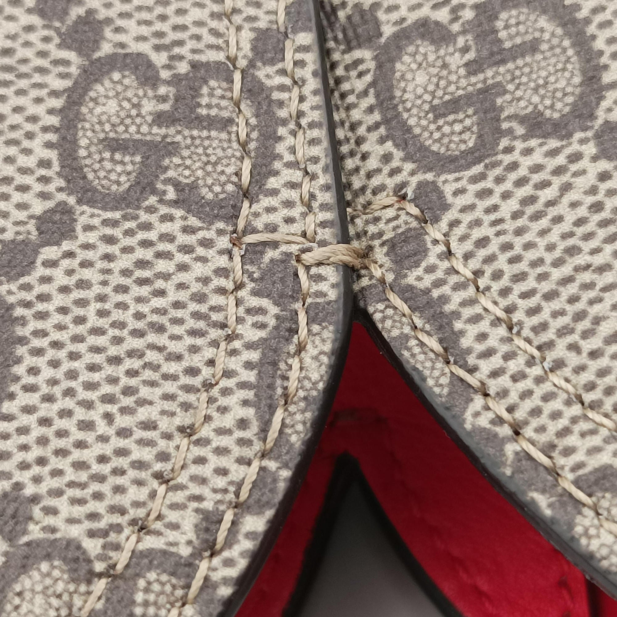 Pre-owned Gucci love heart Brown PVC coated canvas 678133 shoulderbag | stylenewstar
