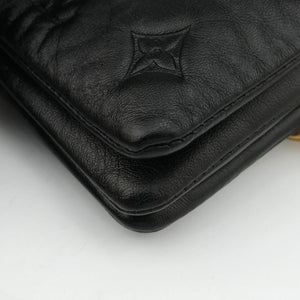 Pre-owned Louis Vuitton COUSSIN Noir lambskin M81125 shoulderbag | stylenewstar