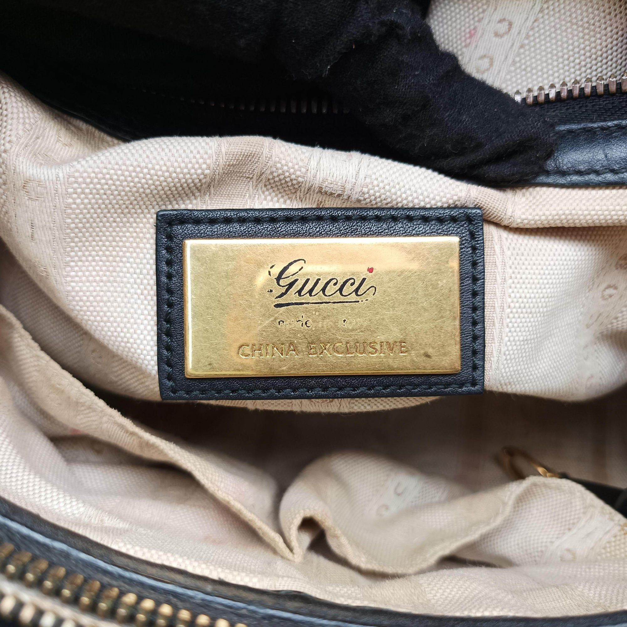 Pre-owned Gucci Bright Bit Black Patent 371925 handbag | stylenewstar