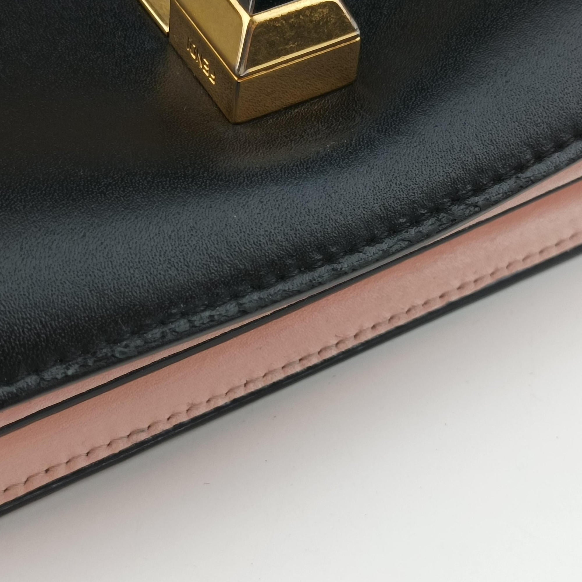 Pre-owned Fendi Kan I Black Leather 8M0381 shoulderbag | stylenewstar