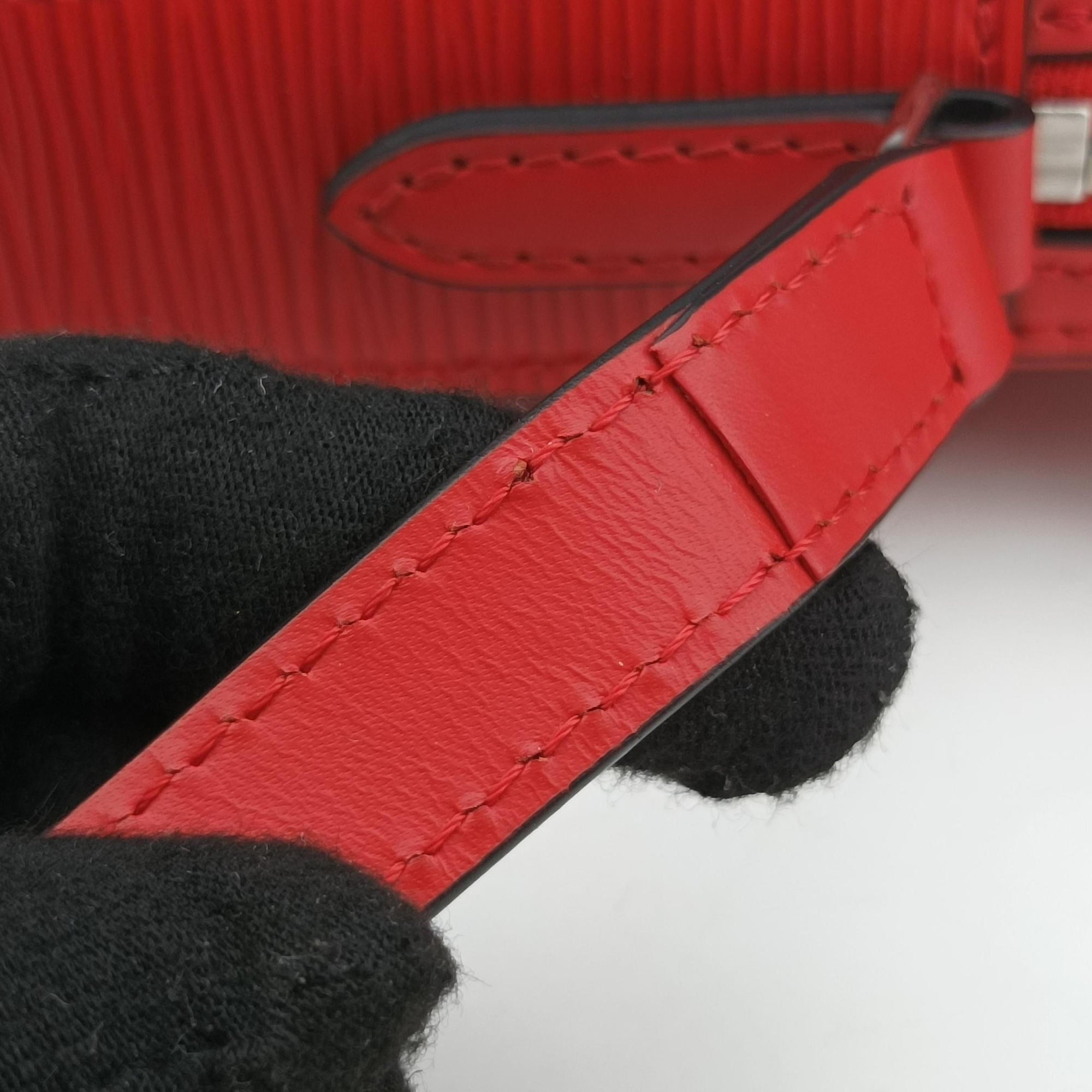 Pre-owned Louis Vuitton Danube PPM Supreme Collaboration ROUGE×white Epi M53434 shoulderbag | stylenewstar