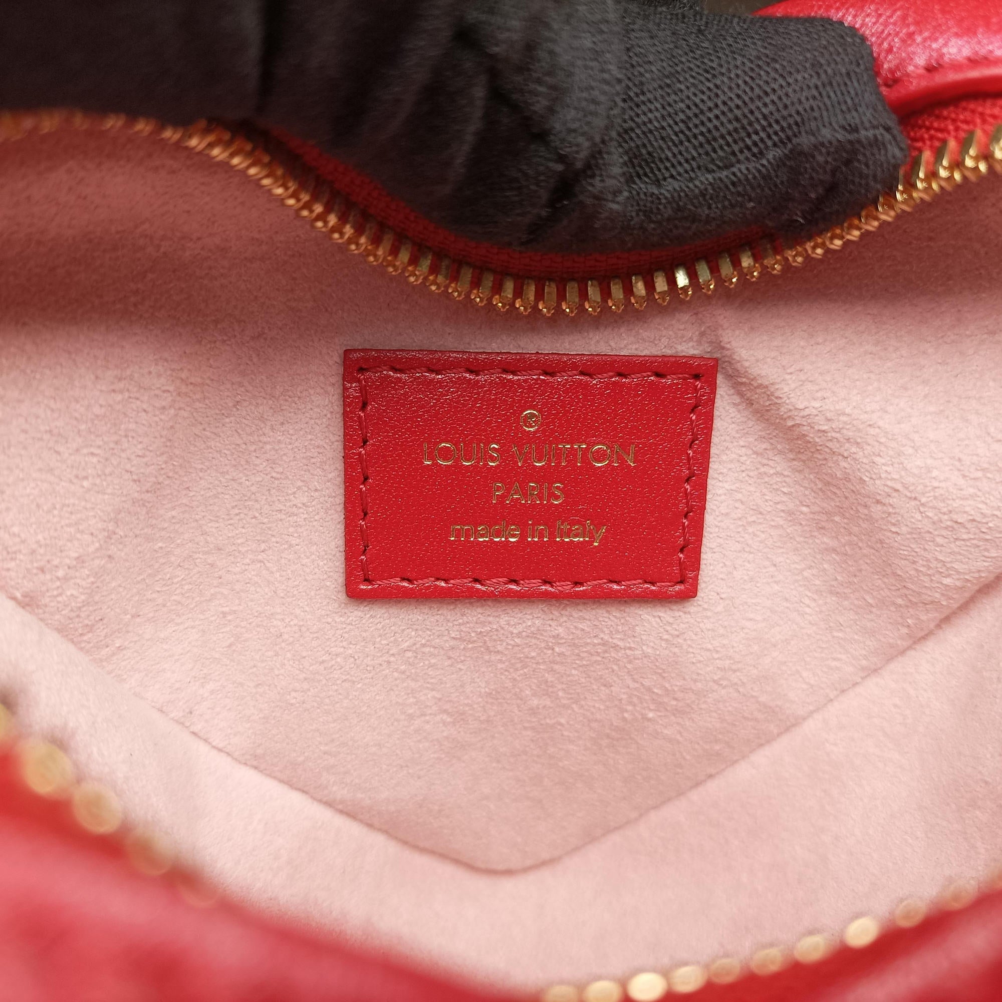 Pre-owned Louis Vuitton Heart on Chain Red Lambskin M80837 shoulderbag | stylenewstar