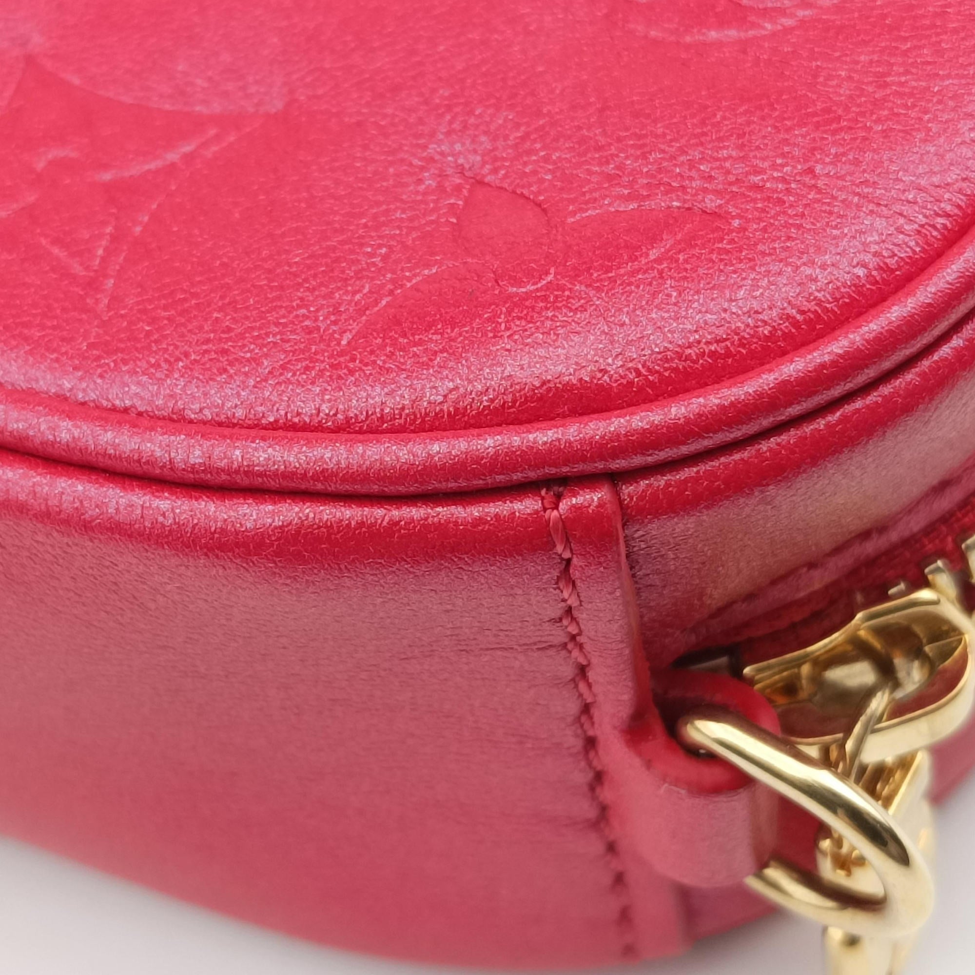Pre-owned Louis Vuitton Heart on Chain Red Lambskin M80837 shoulderbag | stylenewstar