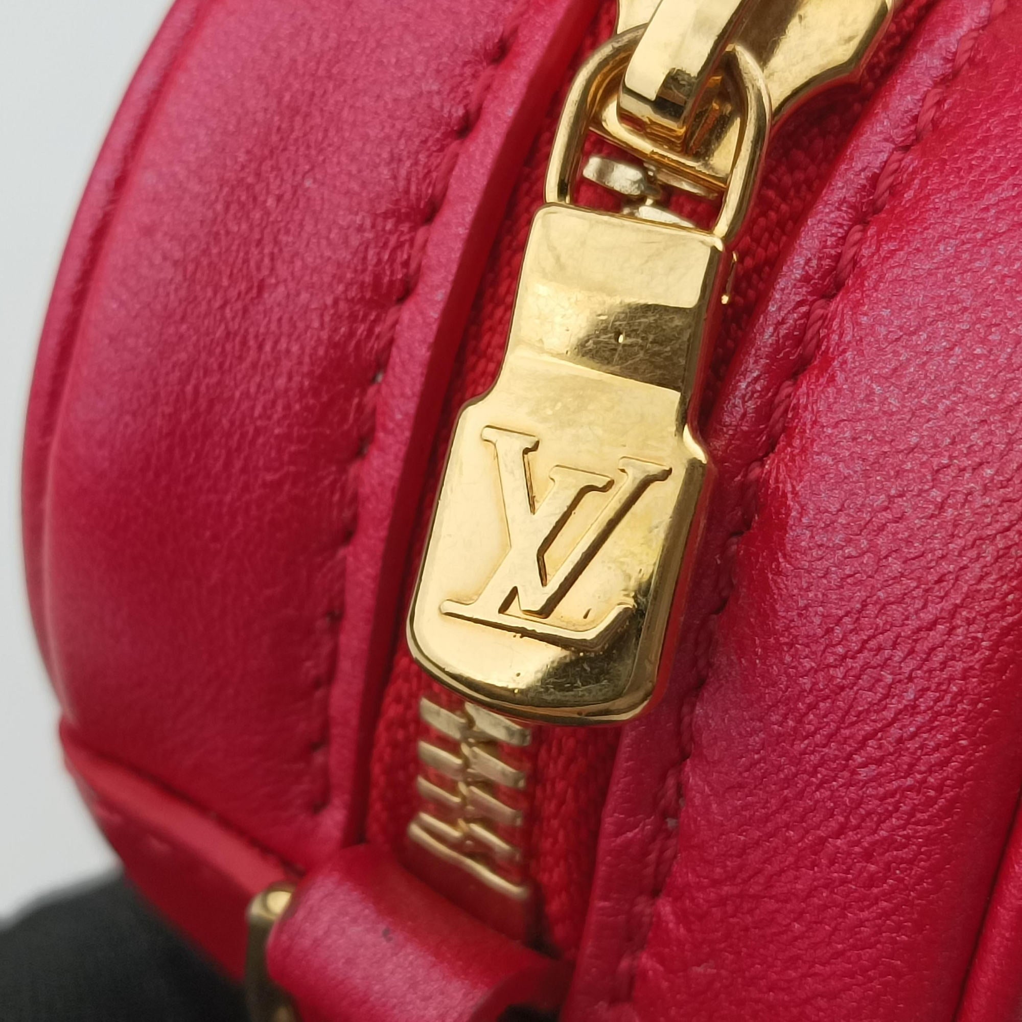 Pre-owned Louis Vuitton Heart on Chain Red Lambskin M80837 shoulderbag | stylenewstar