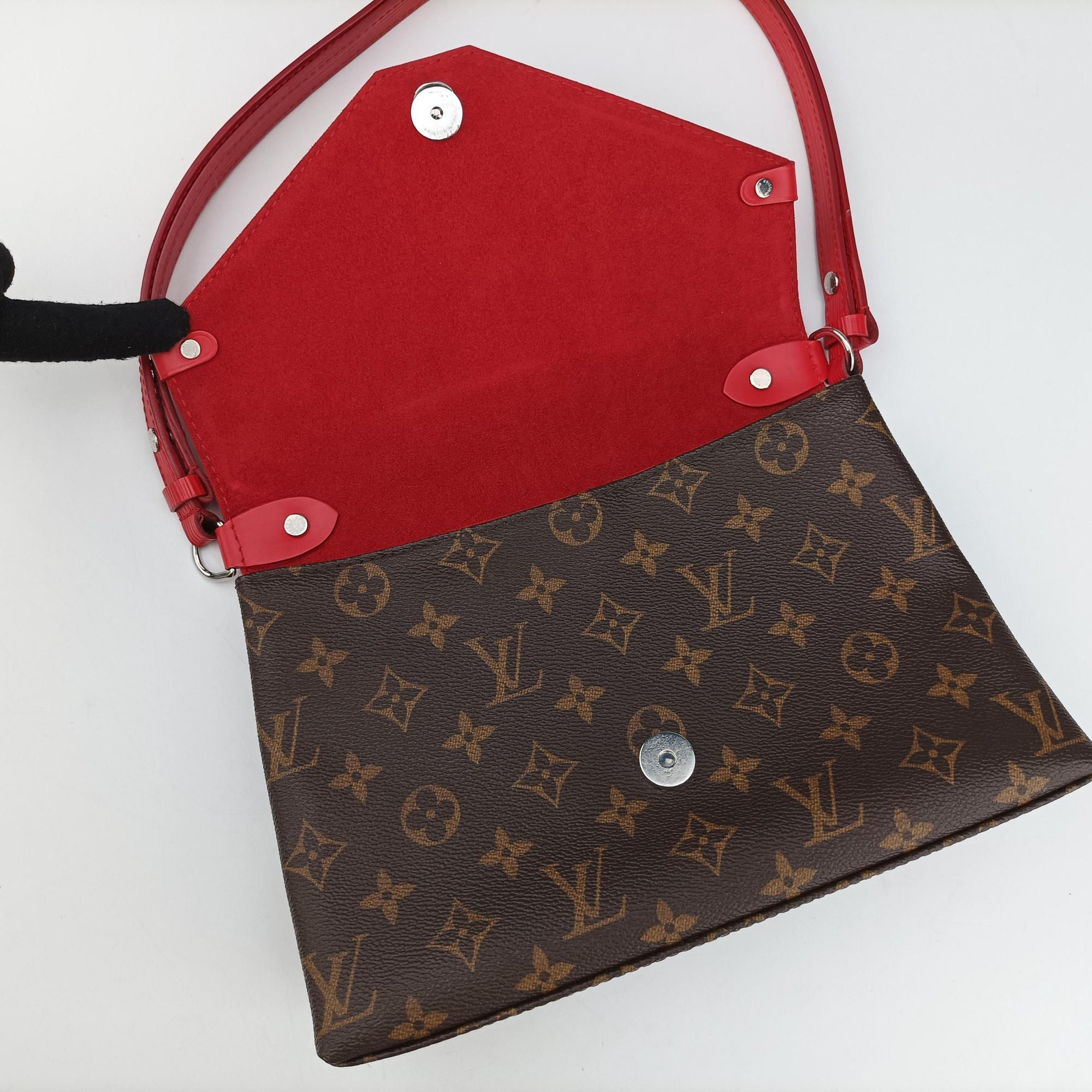 Pre-owned Louis Vuitton SAINT MICHEL Brown×COQUELICOT Monogram Canvas×epi M44031 shoulderbag | stylenewstar