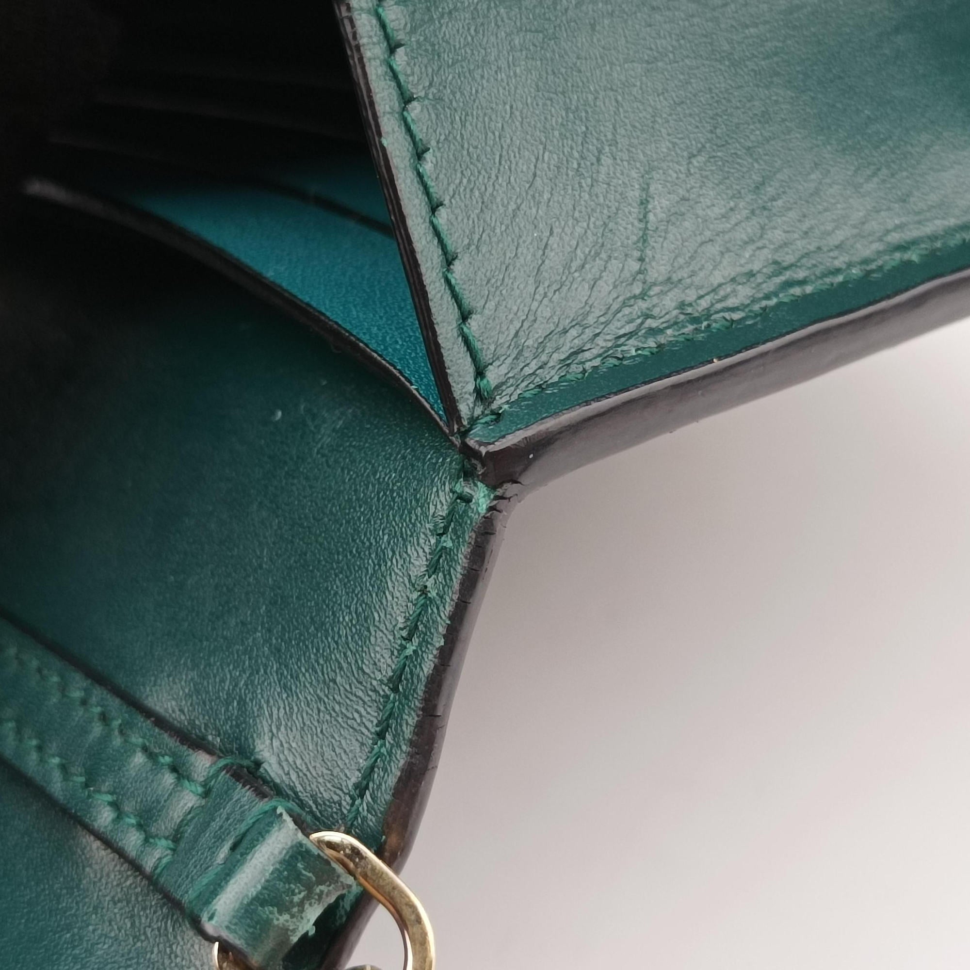 Secondhand Bvlgari SERPENTI FOREVER Green Leather  shoulderbag | stylenewstar