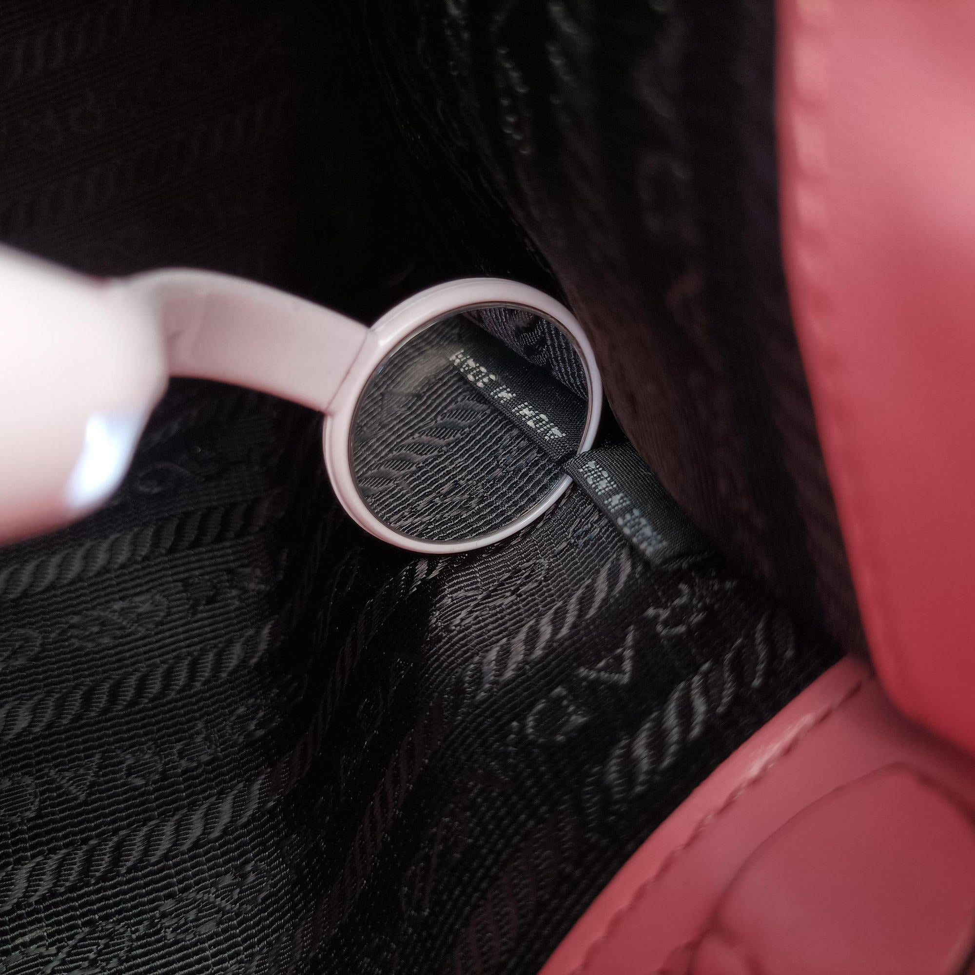 Pre-owned Prada Sound Lock Pink SAFFIANO Leather 1BD034 shoulderbag | stylenewstar