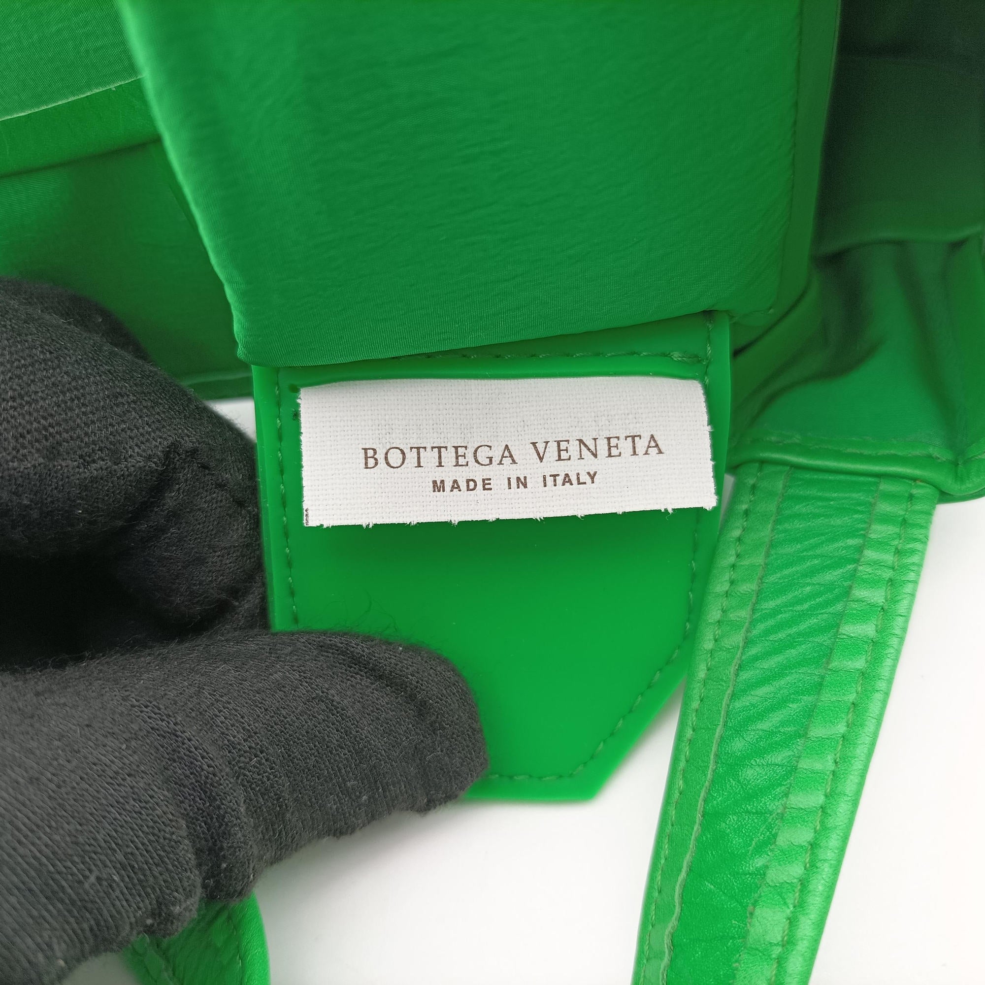 Pre-owned Bottega Veneta candy cassette Green Leather  shoulderbag | stylenewstar