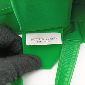 Pre-owned Bottega Veneta candy cassette Green Leather  shoulderbag | stylenewstar