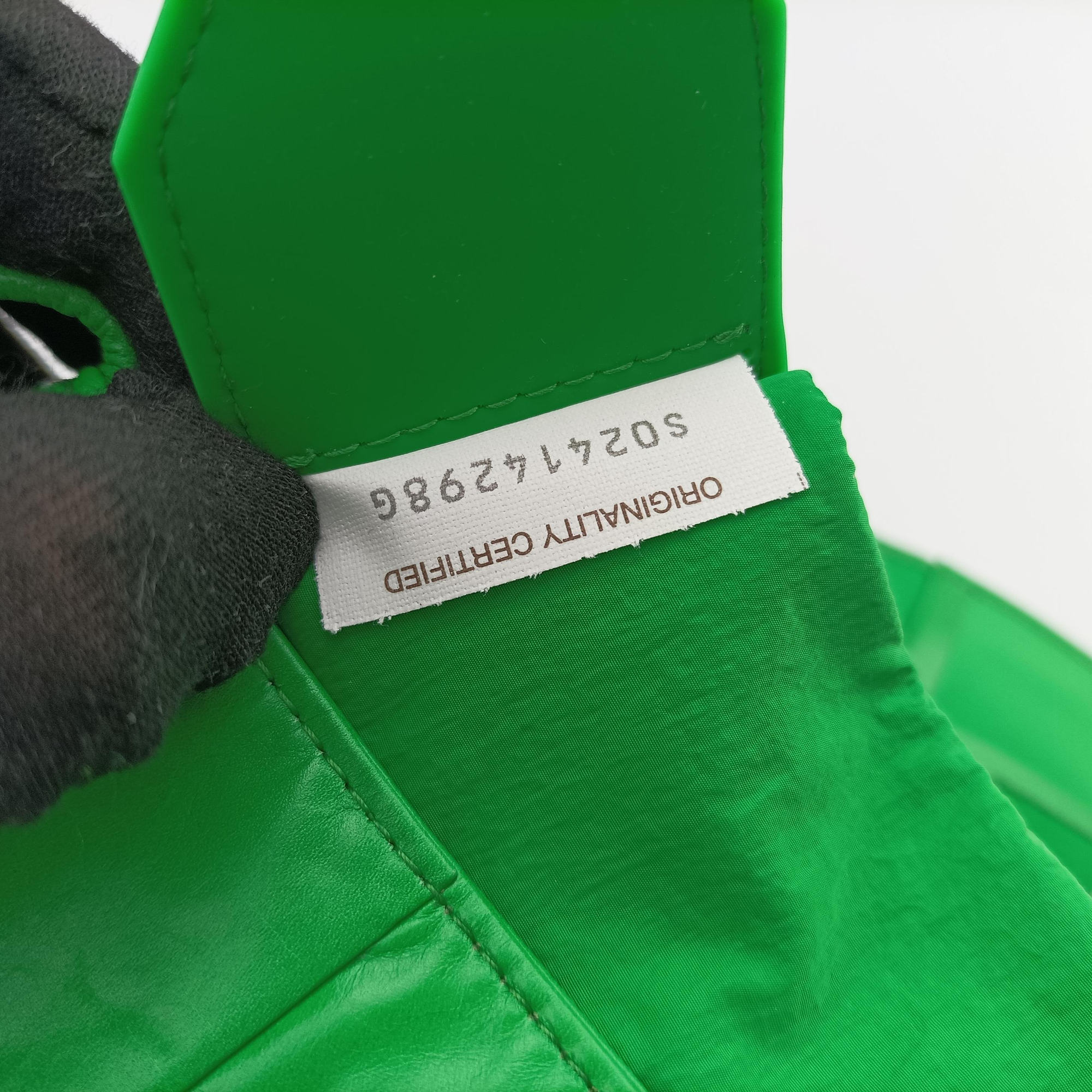 Pre-owned Bottega Veneta candy cassette Green Leather  shoulderbag | stylenewstar