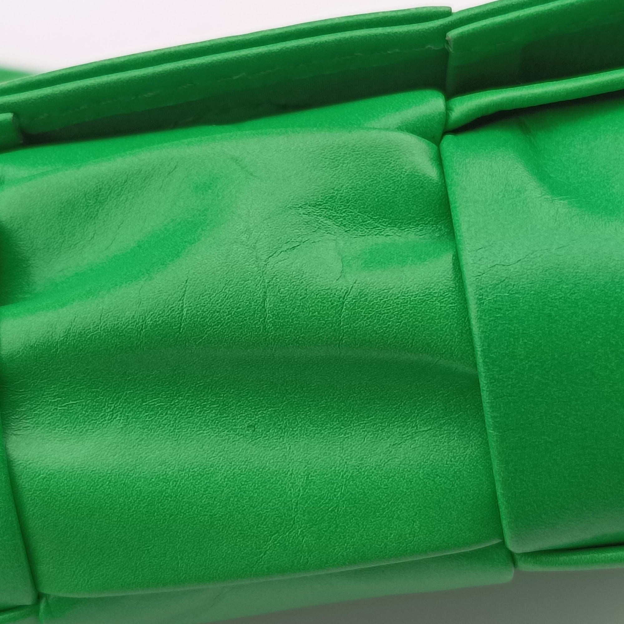 Pre-owned Bottega Veneta candy cassette Green Leather  shoulderbag | stylenewstar