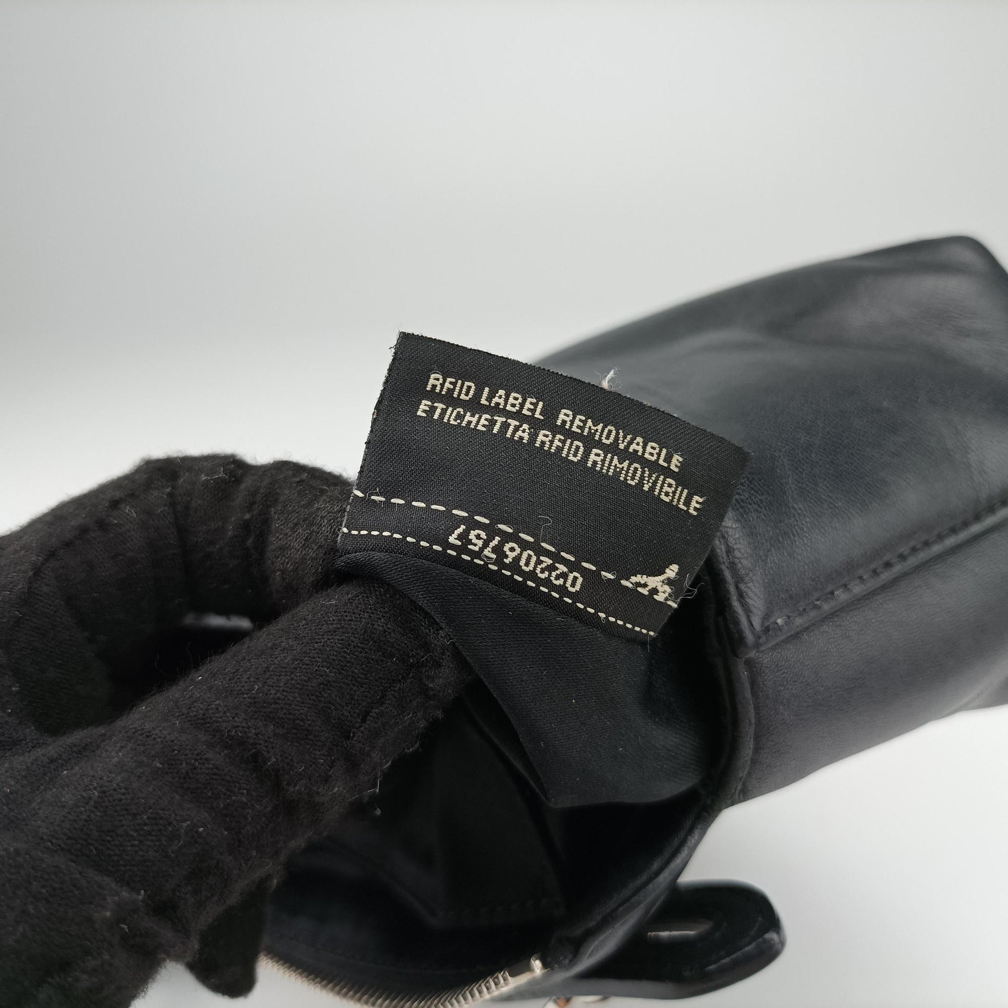 Pre-owned Fendi By the Way Black Leather 8BL135 shoulderbag | stylenewstar