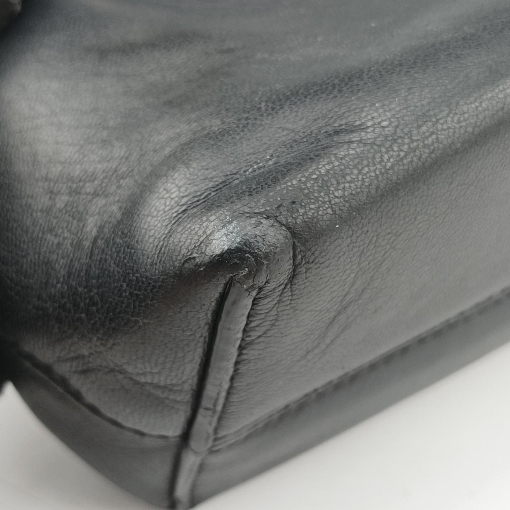 Pre-owned Fendi By the Way Black Leather 8BL135 shoulderbag | stylenewstar