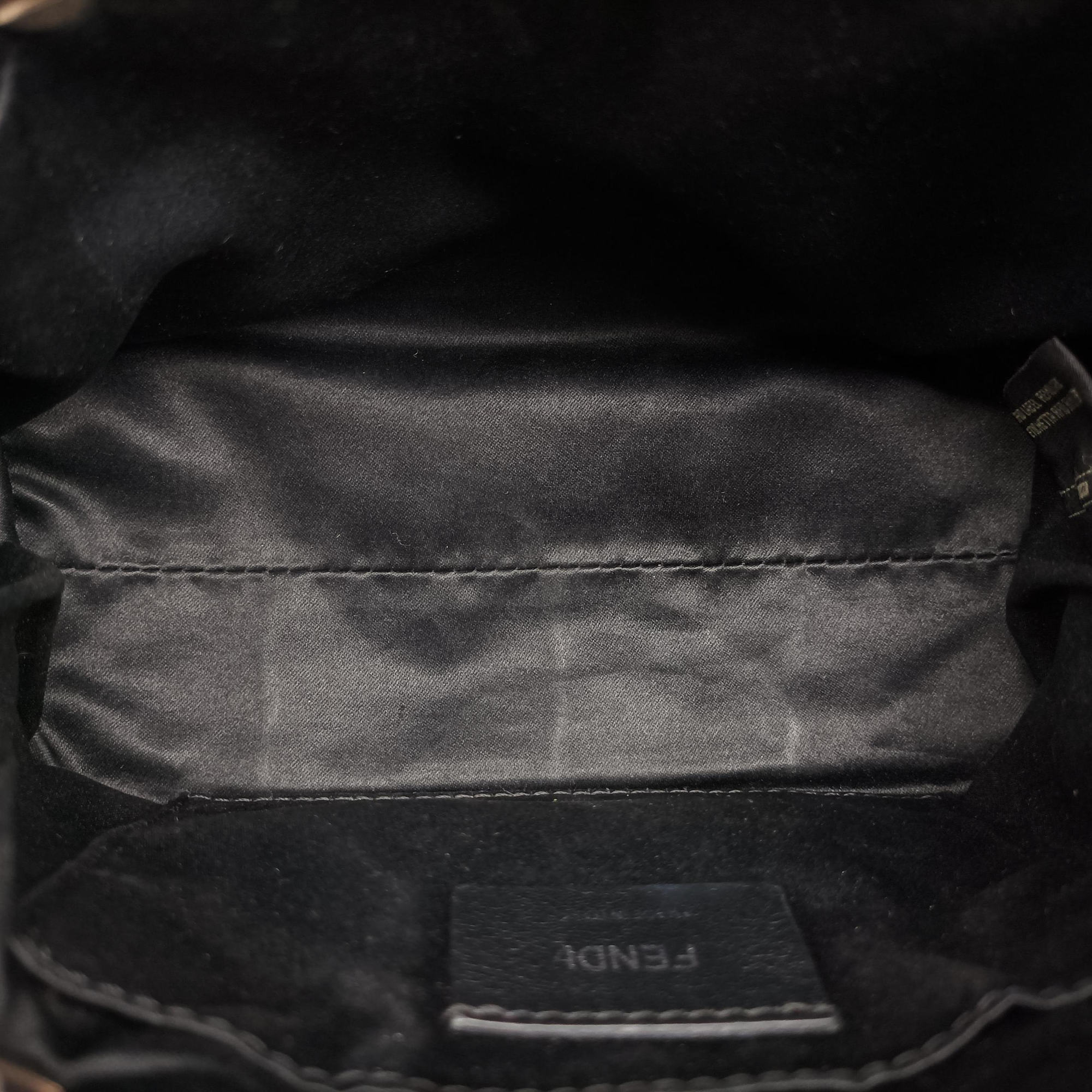Pre-owned Fendi By the Way Black Leather 8BL135 shoulderbag | stylenewstar