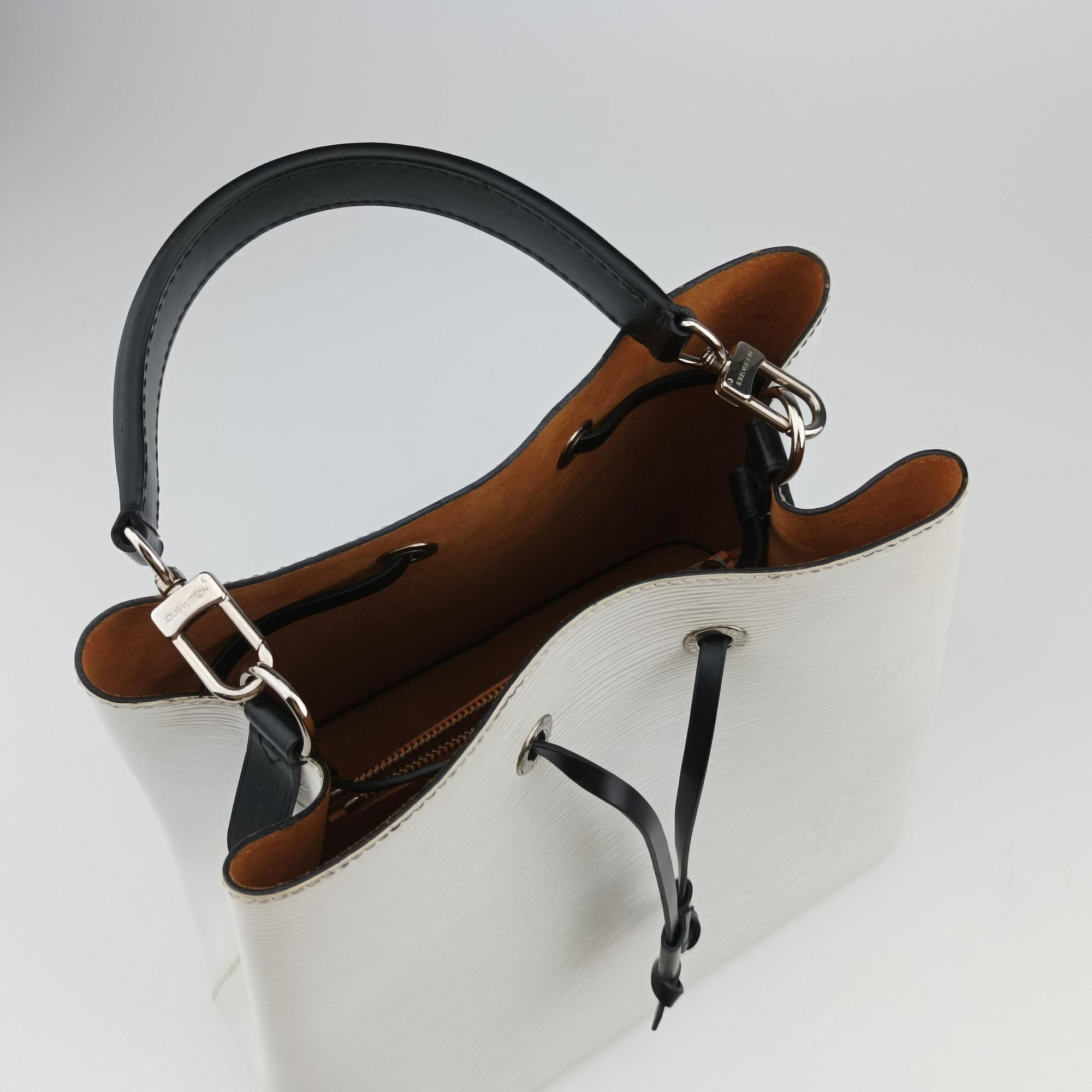 Vintage Louis Vuitton NeoNoe White × Black Epi M53371 shoulderbag | stylenewstar