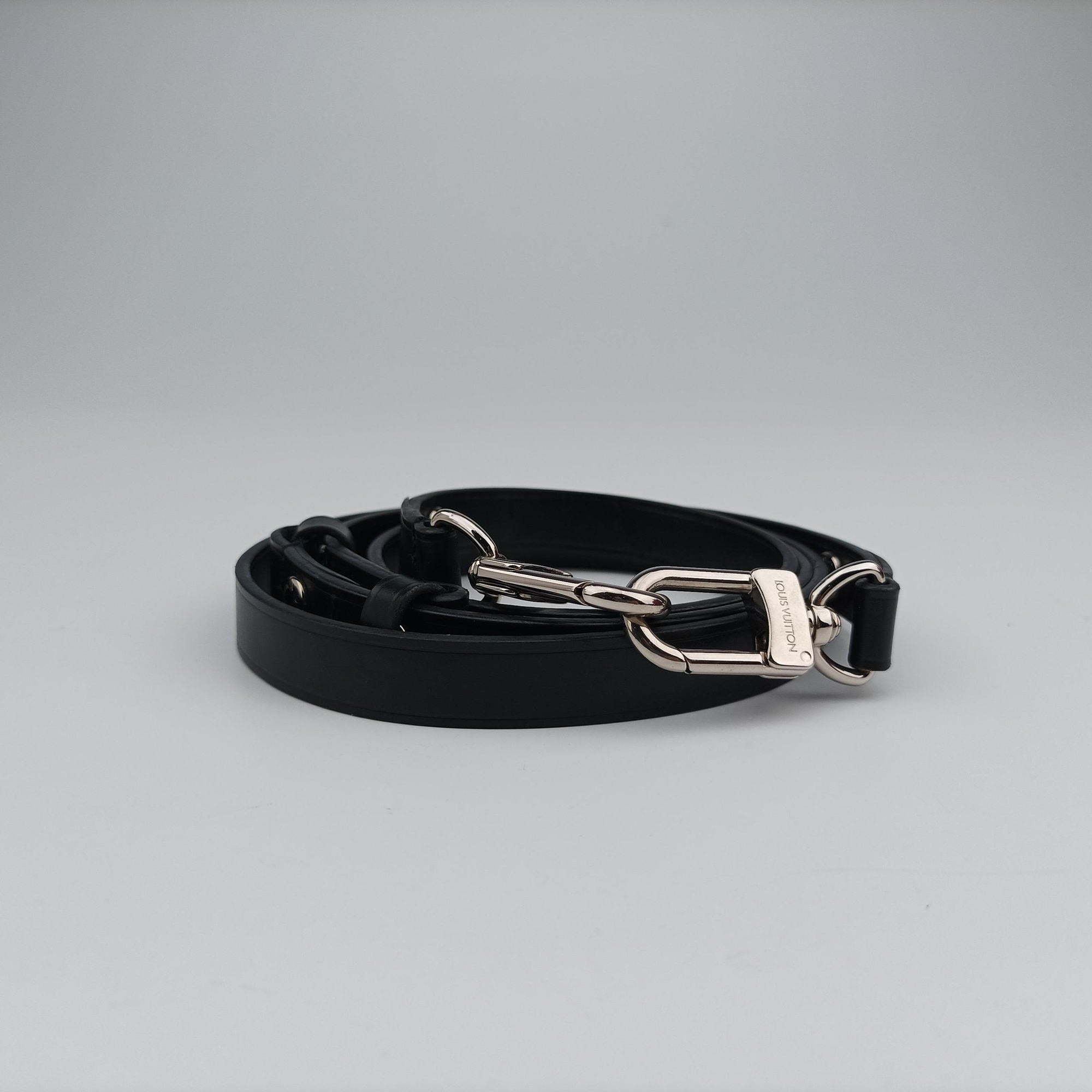Vintage Louis Vuitton NeoNoe White × Black Epi M53371 shoulderbag | stylenewstar