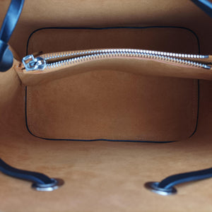 Vintage Louis Vuitton NeoNoe White × Black Epi M53371 shoulderbag | stylenewstar