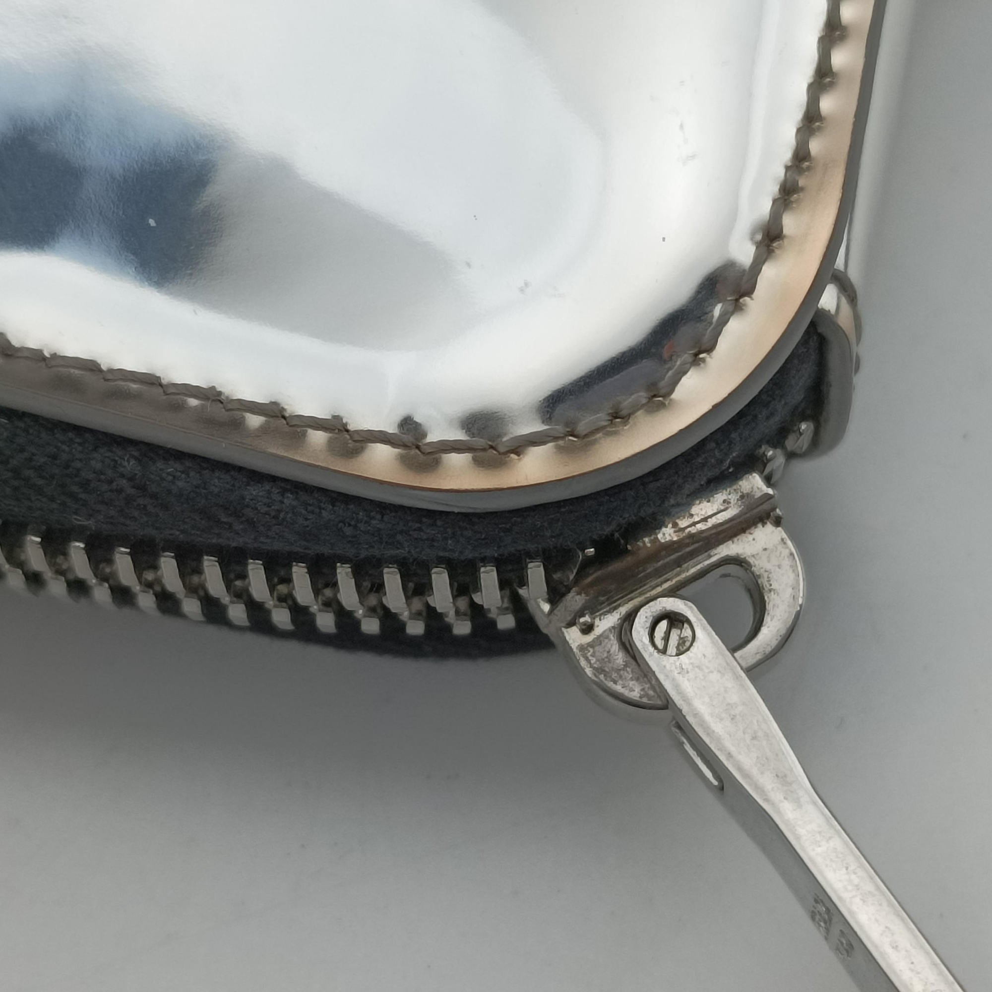 Pre-owned Prada Triangle Logo Silver patent  shoulderbag | stylenewstar