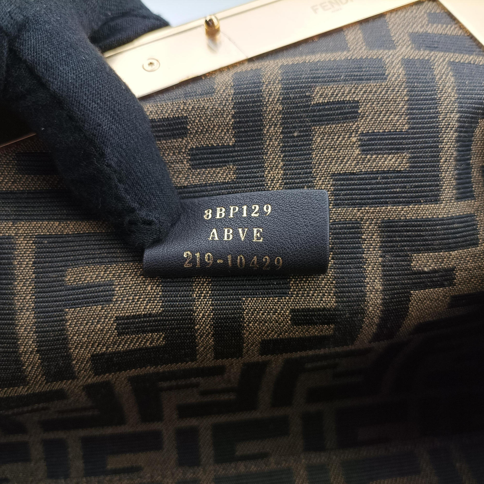 Secondhand Fendi First Black Leather 8BP129 shoulderbag | stylenewstar
