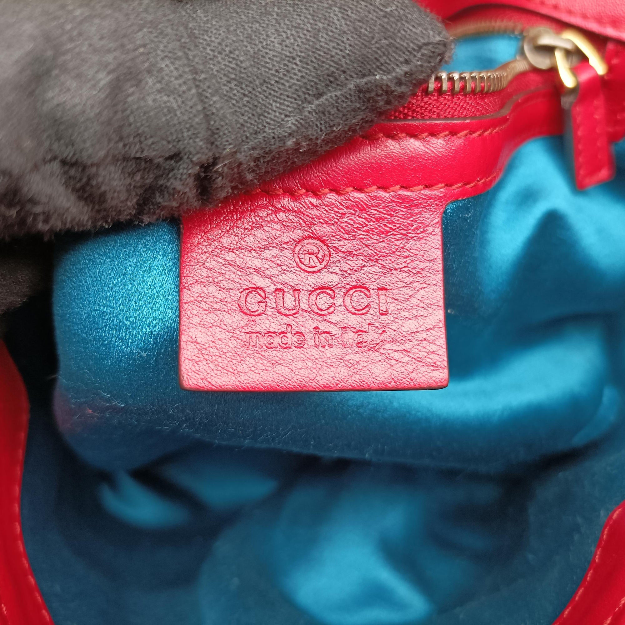 Pre-owned Gucci GG Marmont Red velour 443497 shoulderbag | stylenewstar