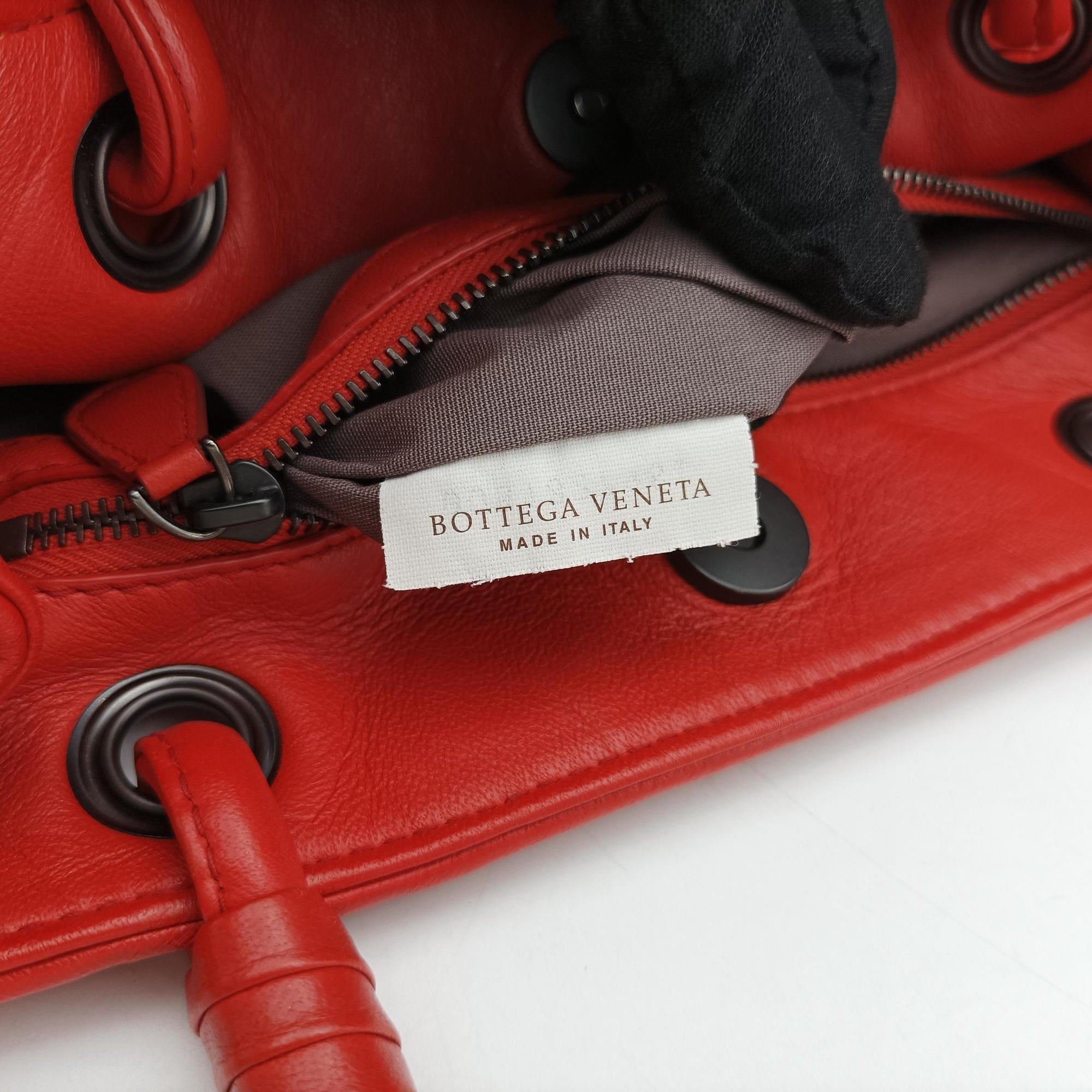 Pre-owned Bottega Veneta Intrecciato Red lambskin  handbag | stylenewstar