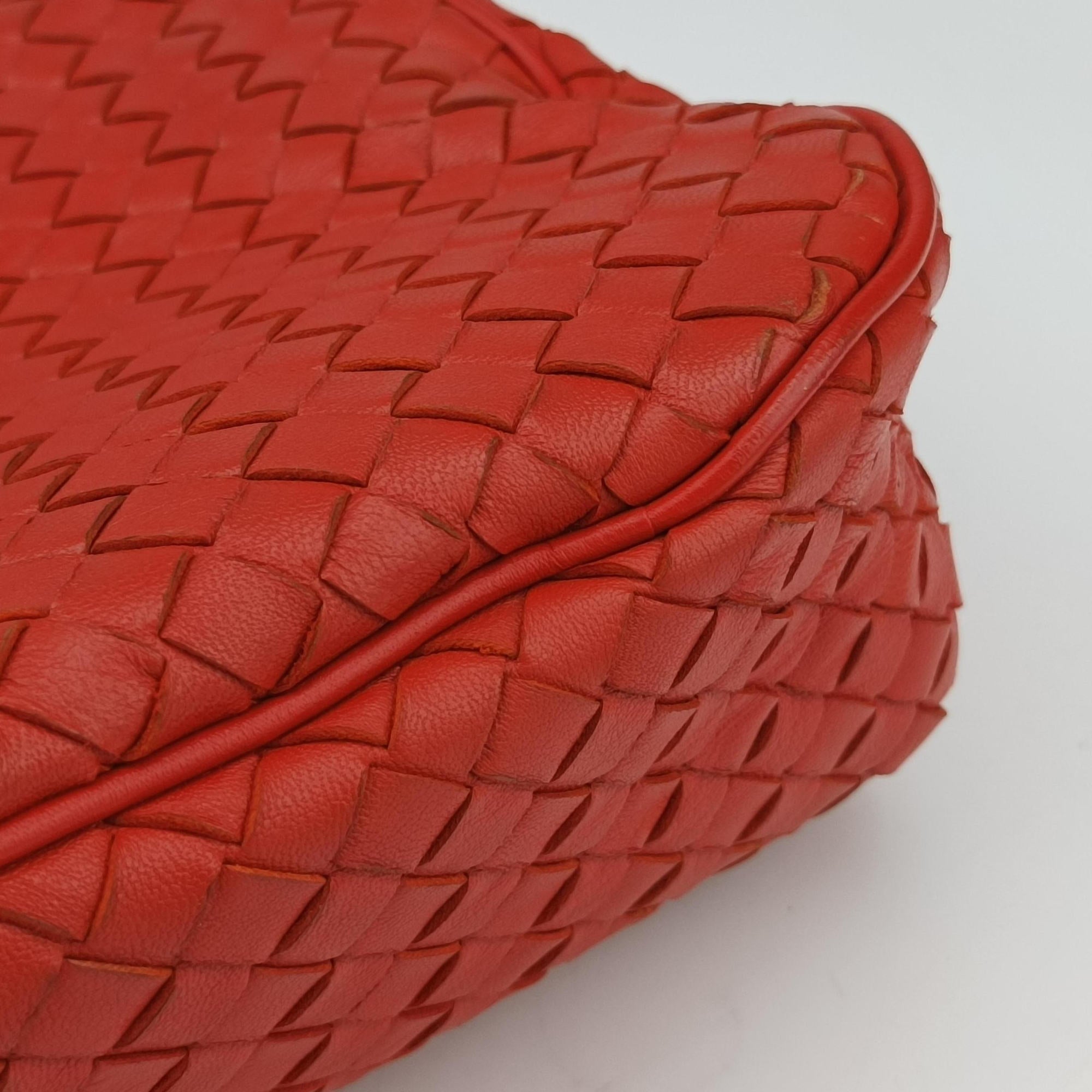 Pre-owned Bottega Veneta Intrecciato Red lambskin  handbag | stylenewstar