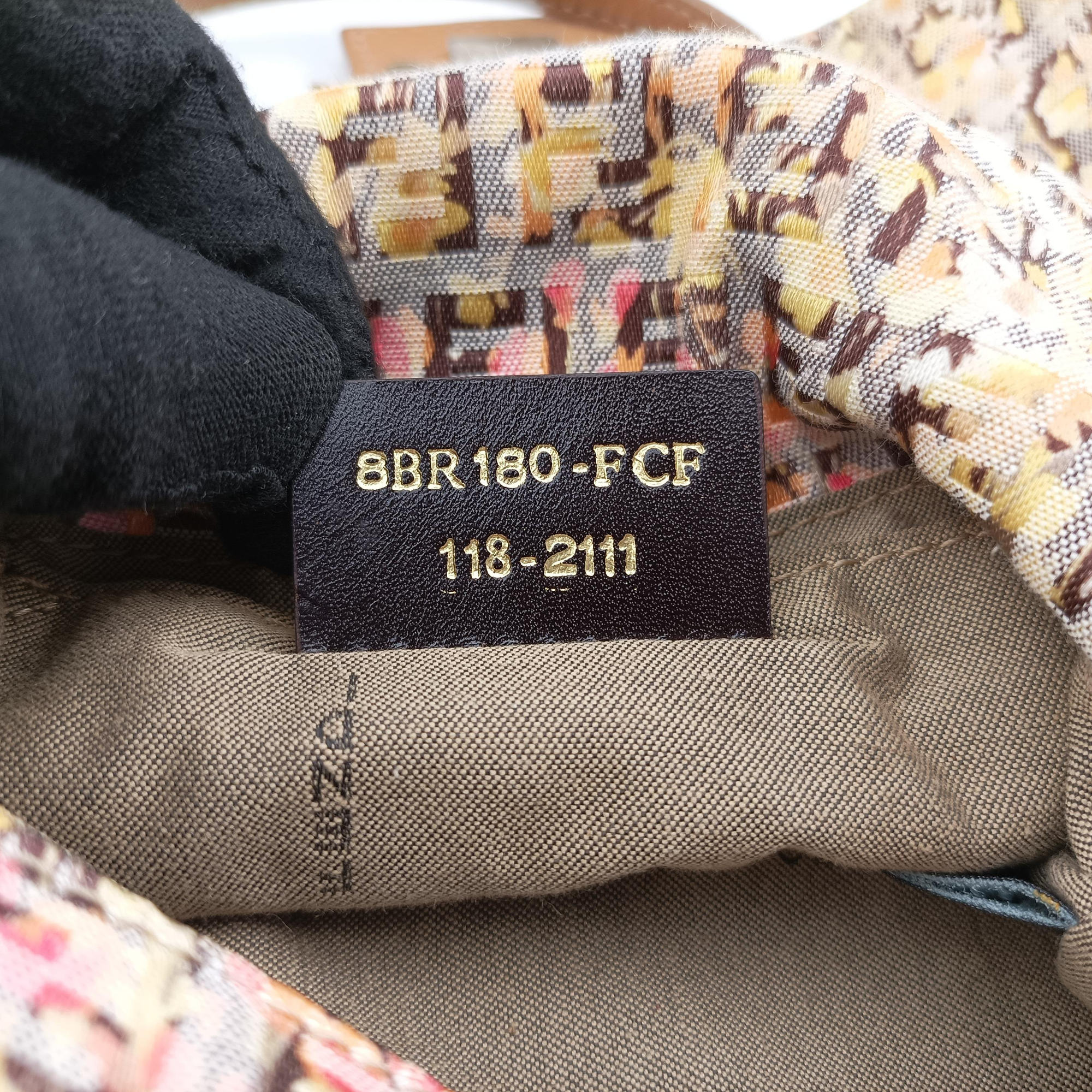 Pre-owned Fendi Baguette Beige×Multicolour fabric 8BR180 shoulderbag | stylenewstar