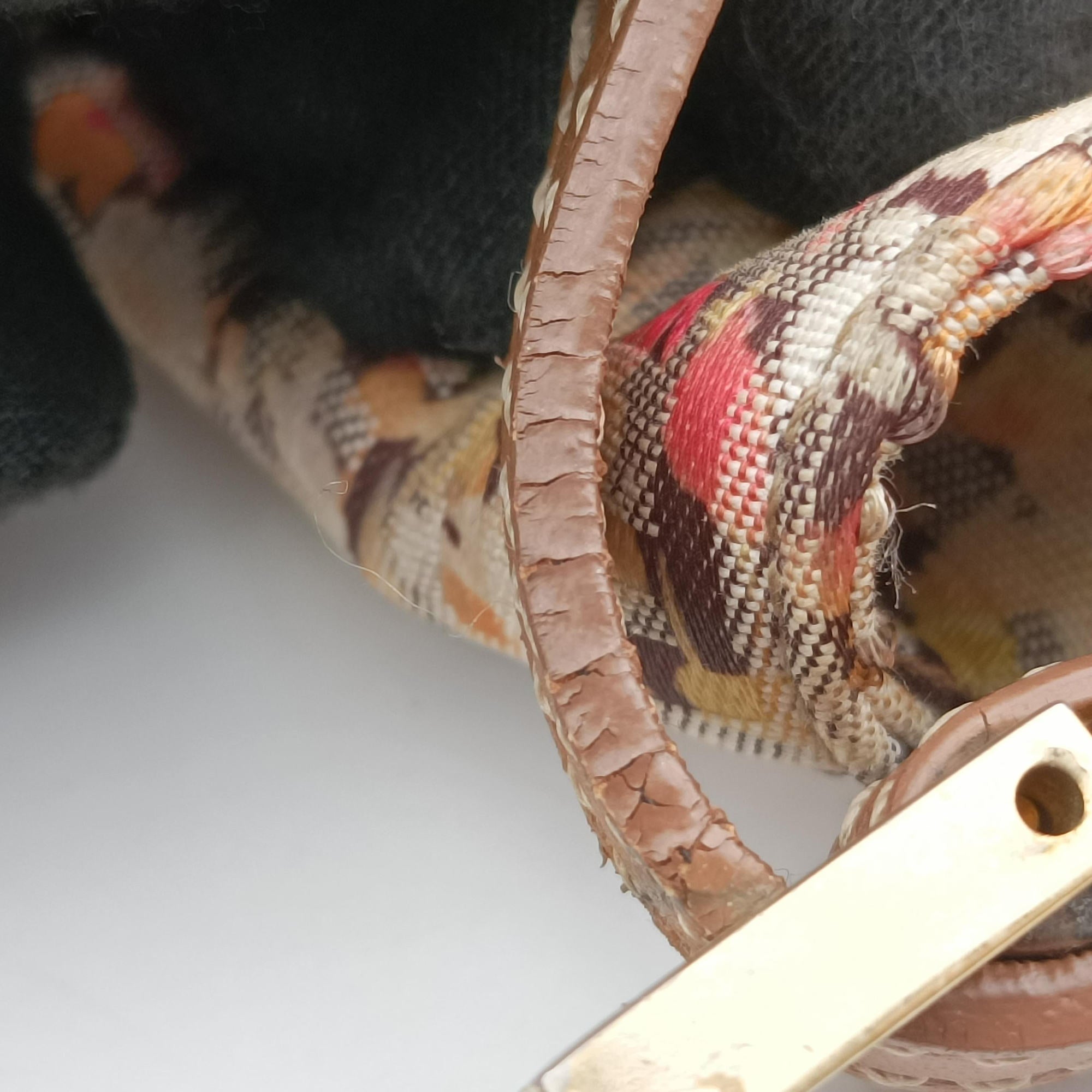Pre-owned Fendi Baguette Beige×Multicolour fabric 8BR180 shoulderbag | stylenewstar
