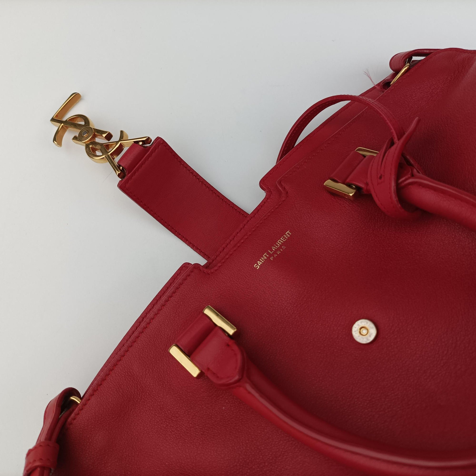 Pre-owned Yves Saint Laurent BABY CABAS Red Leather 394461 shoulderbag | stylenewstar