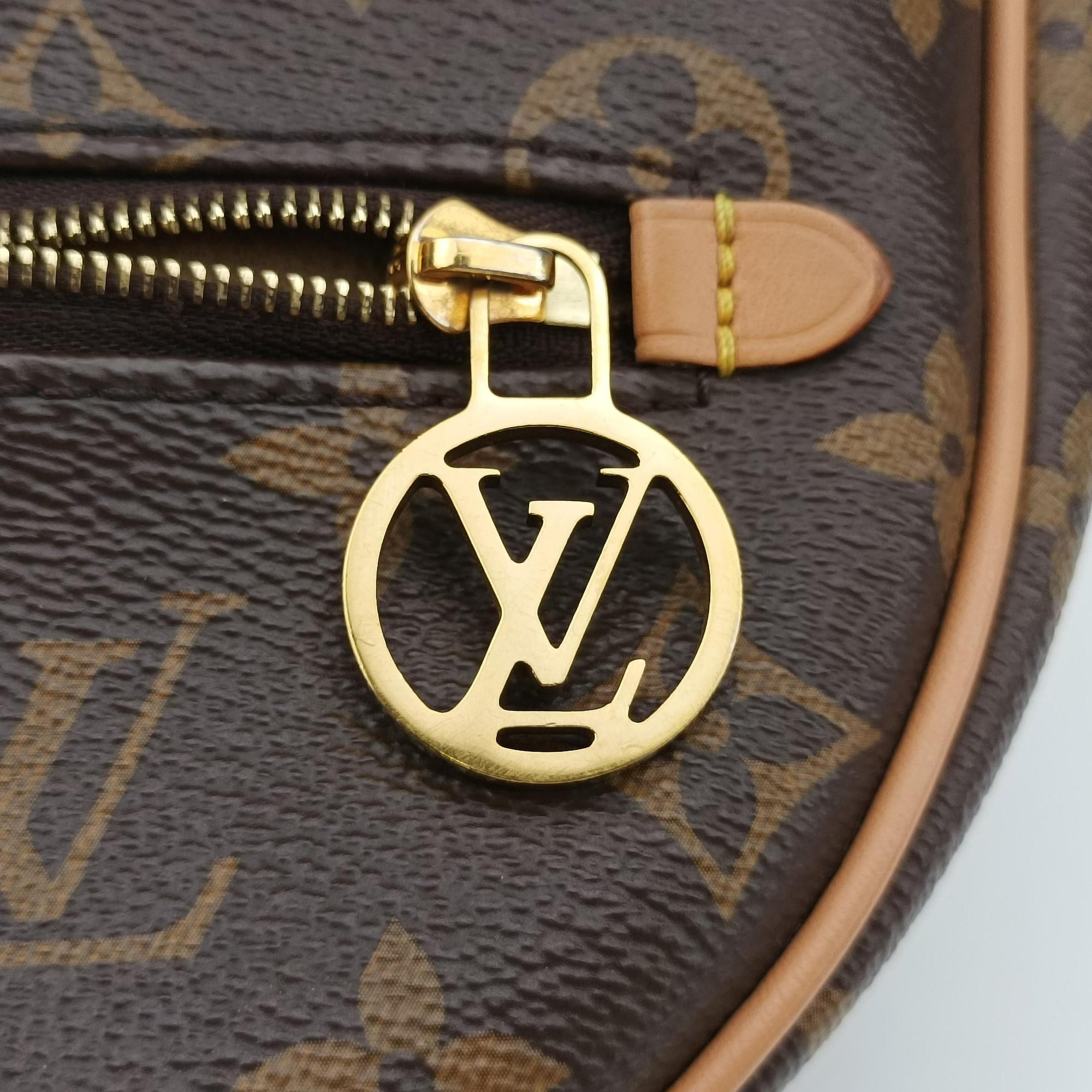 Pre-owned Louis Vuitton LOOP Brown×Beige Monogram Canvas M81098 shoulderbag | stylenewstar