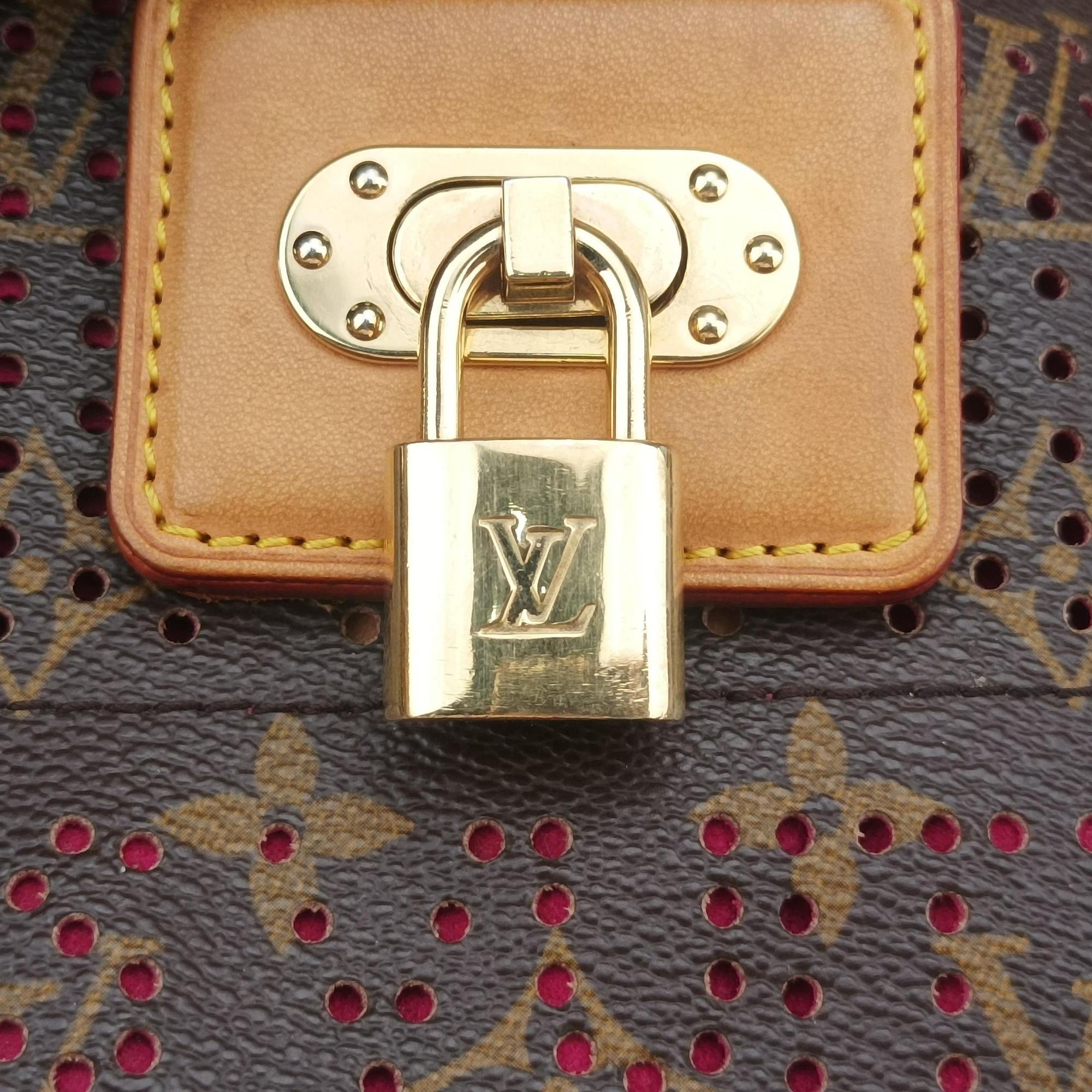 Vintage Louis Vuitton Musette brown×FUCHSIA Monogram Perforated M95172 shoulderbag | stylenewstar