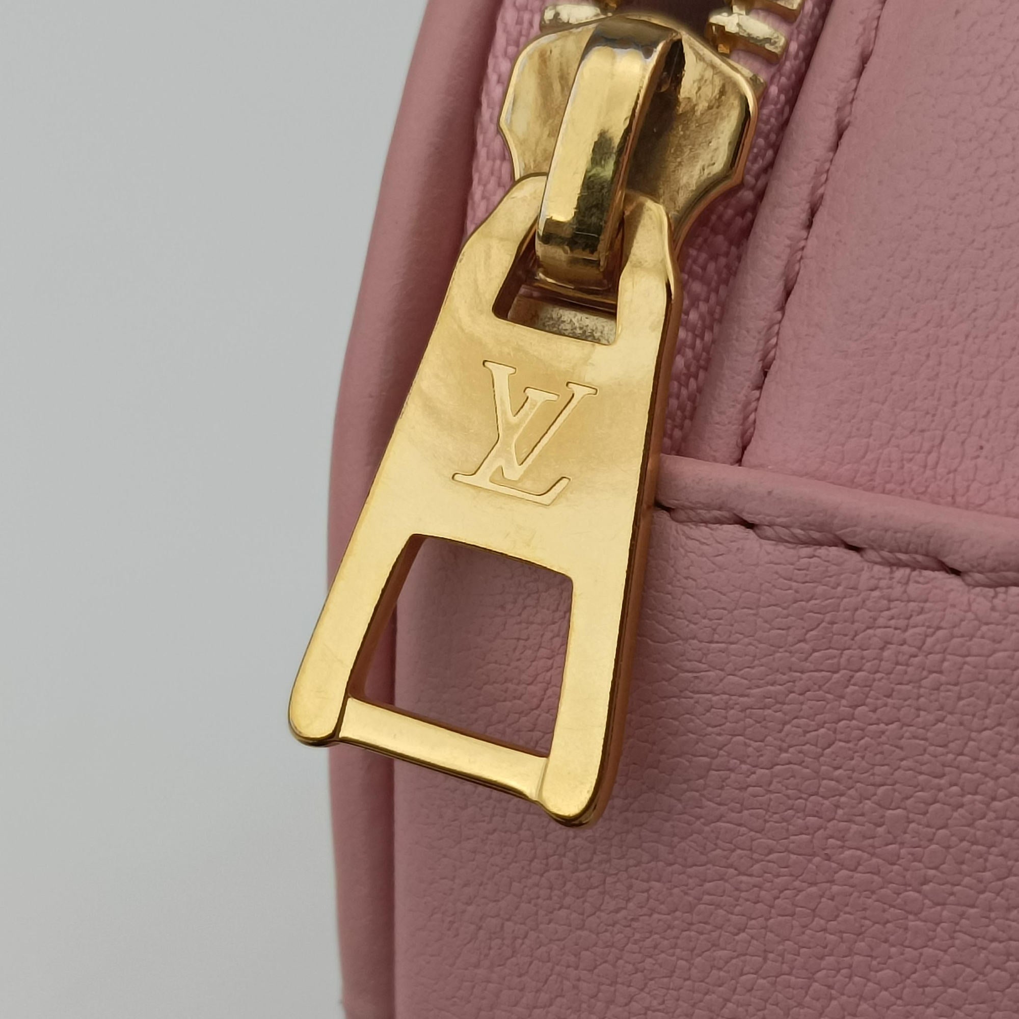 Pre-owned Louis Vuitton Pop My Heart Pouch pink Leather M82526 shoulderbag | stylenewstar