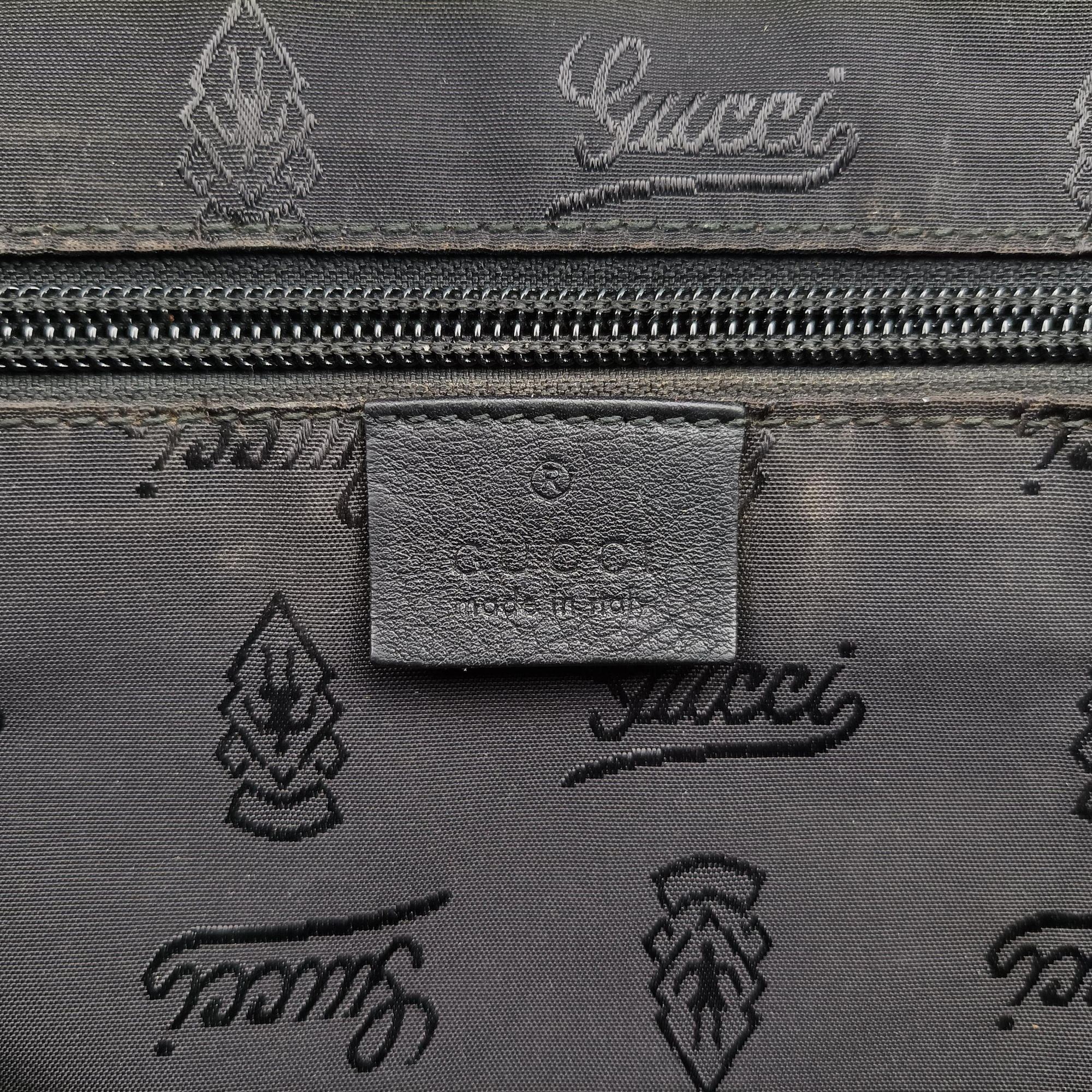 Vintage Gucci Guccissima Messenger Black Leather 223665 shoulderbag | stylenewstar