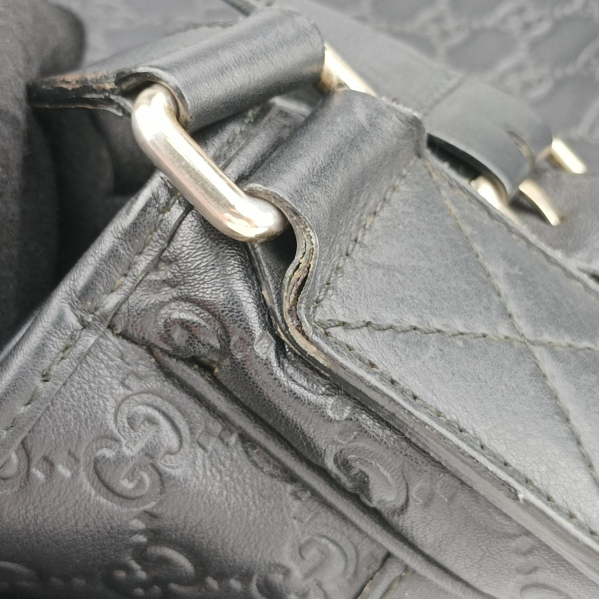 Vintage Gucci Guccissima Messenger Black Leather 223665 shoulderbag | stylenewstar