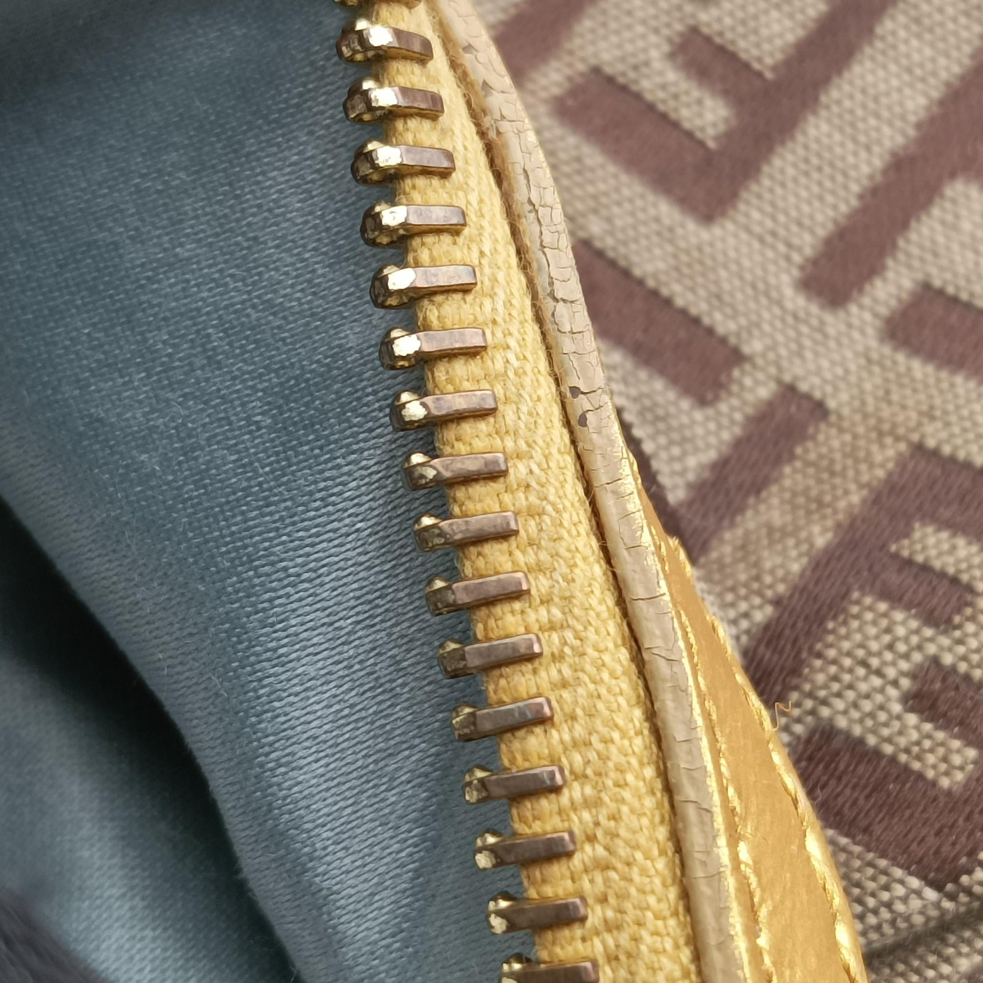 Pre-owned Fendi Zucchino Studded Tobacco Brown × Gold fabric 8BR594 handbag | stylenewstar