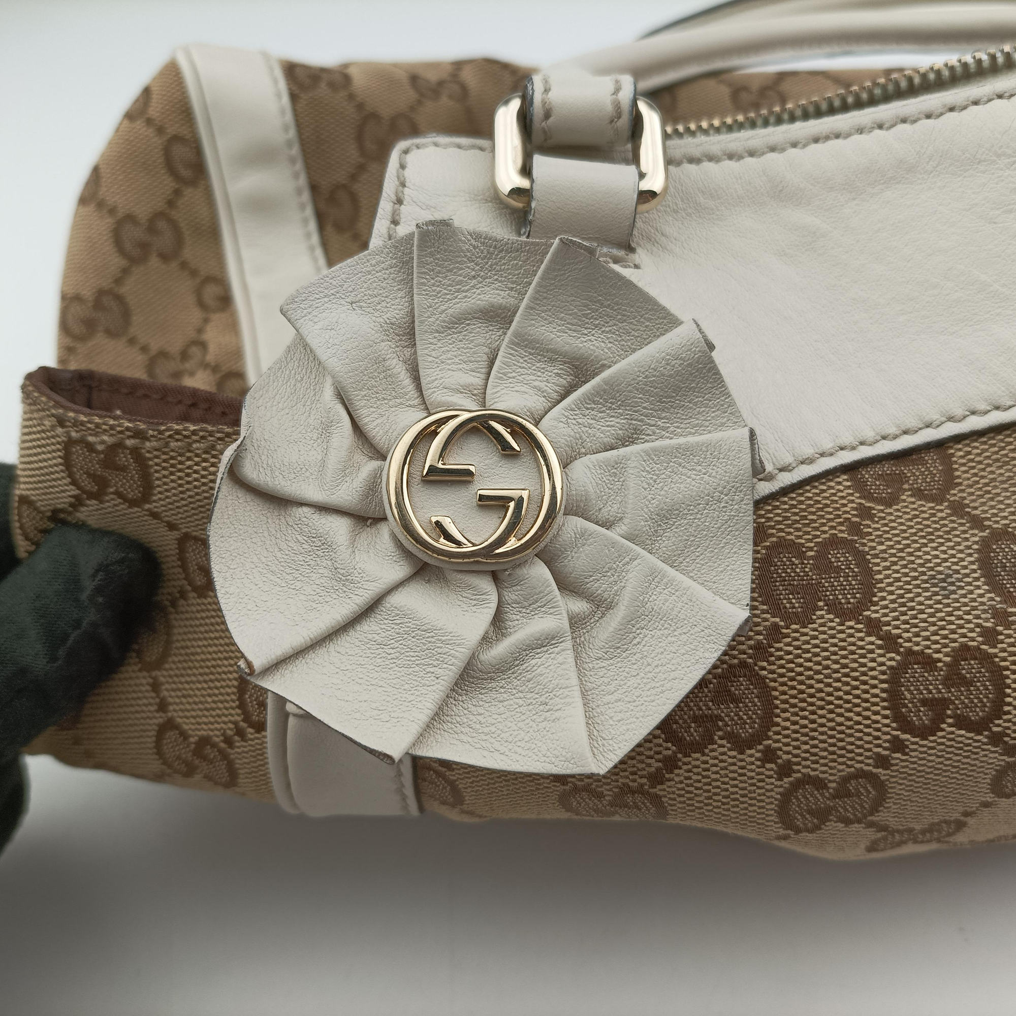 Pre-owned Gucci GG Abbey Brown Canvas×Leather 189828 shoulderbag | stylenewstar