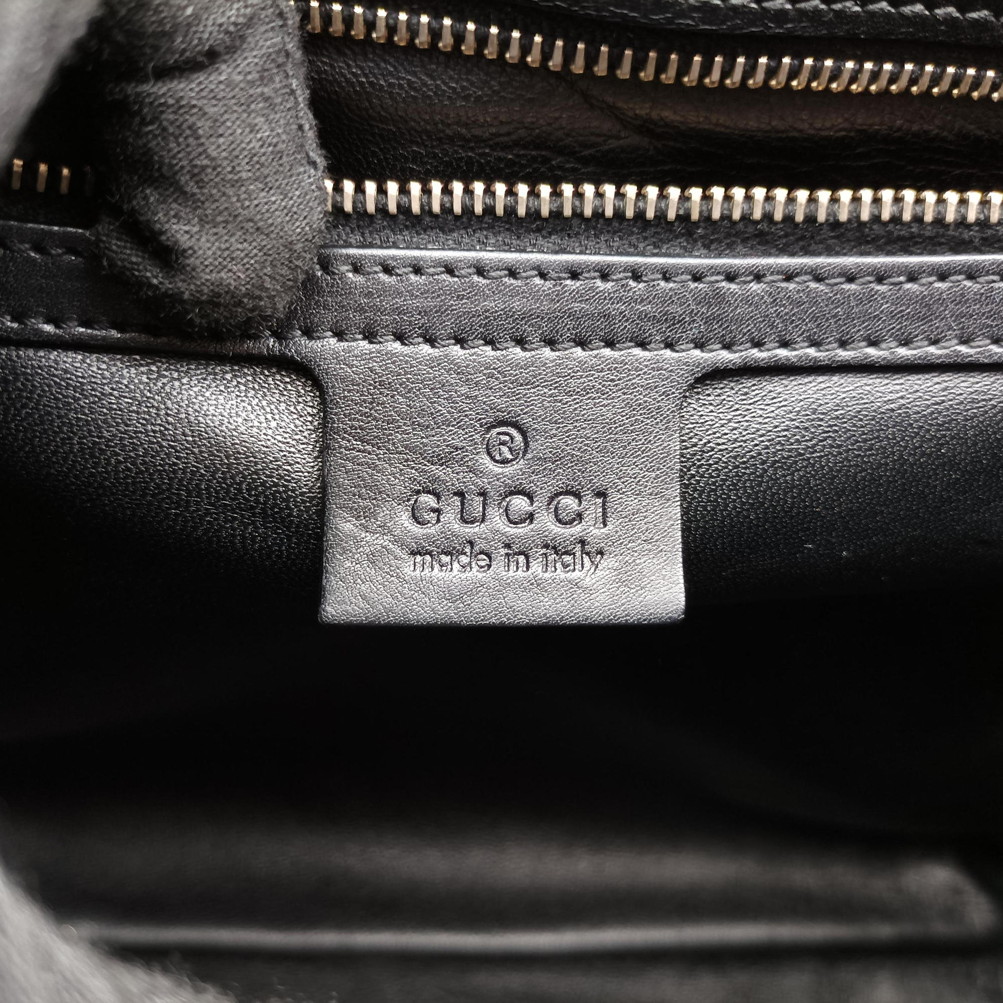 Pre-owned Gucci Emily Black Leather 295403 shoulderbag | stylenewstar