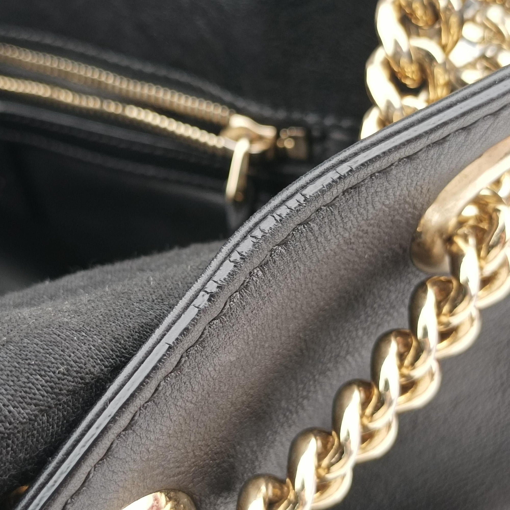 Pre-owned Gucci Emily Black Leather 295403 shoulderbag | stylenewstar