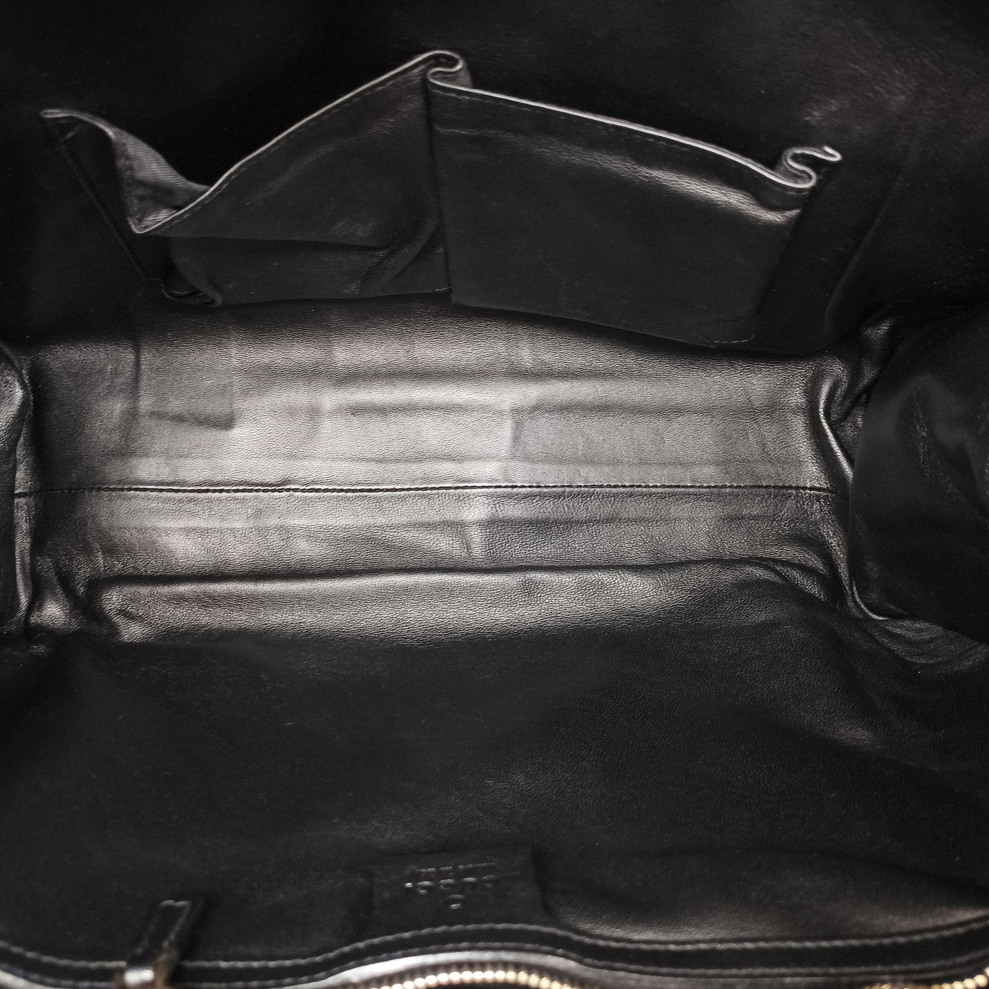 Pre-owned Gucci Emily Black Leather 295403 shoulderbag | stylenewstar