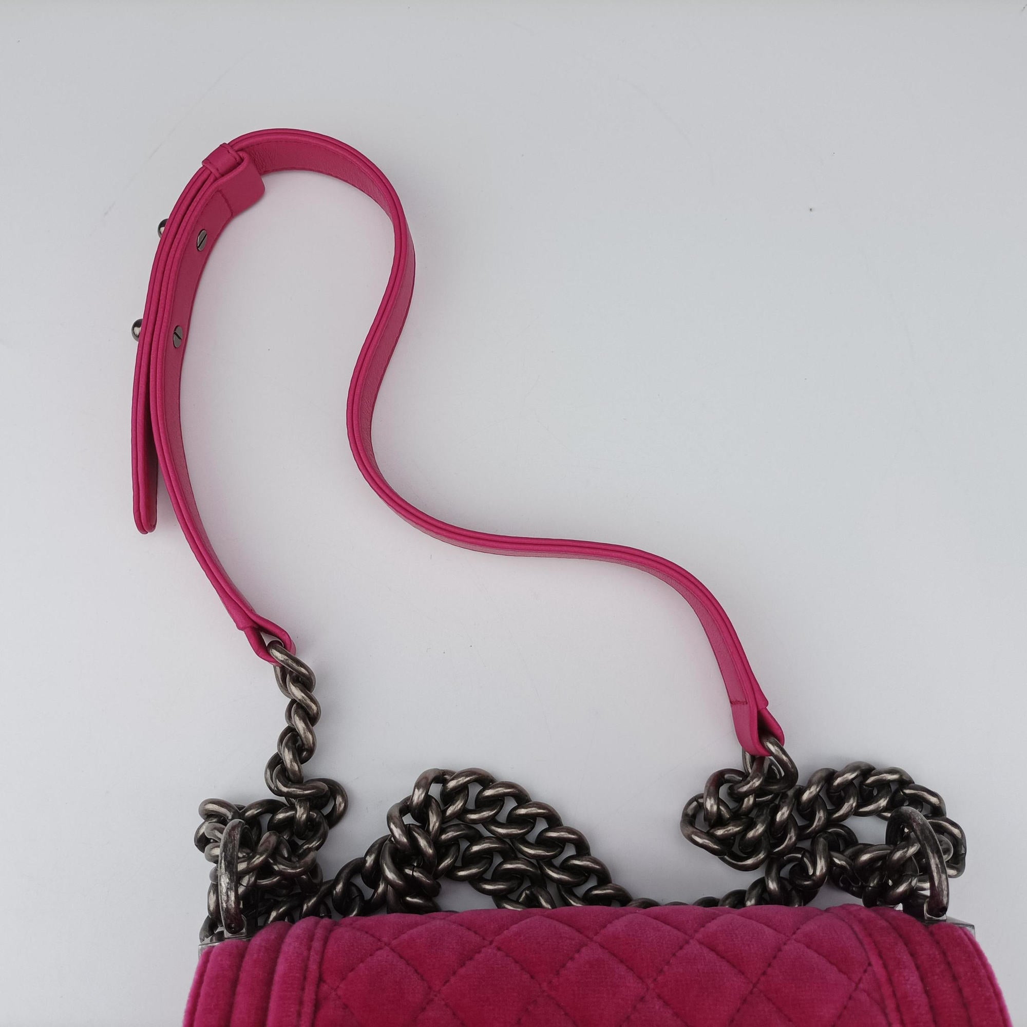 Pre-owned Chanel BOY CHANEL Rose velour A67416 shoulderbag | stylenewstar