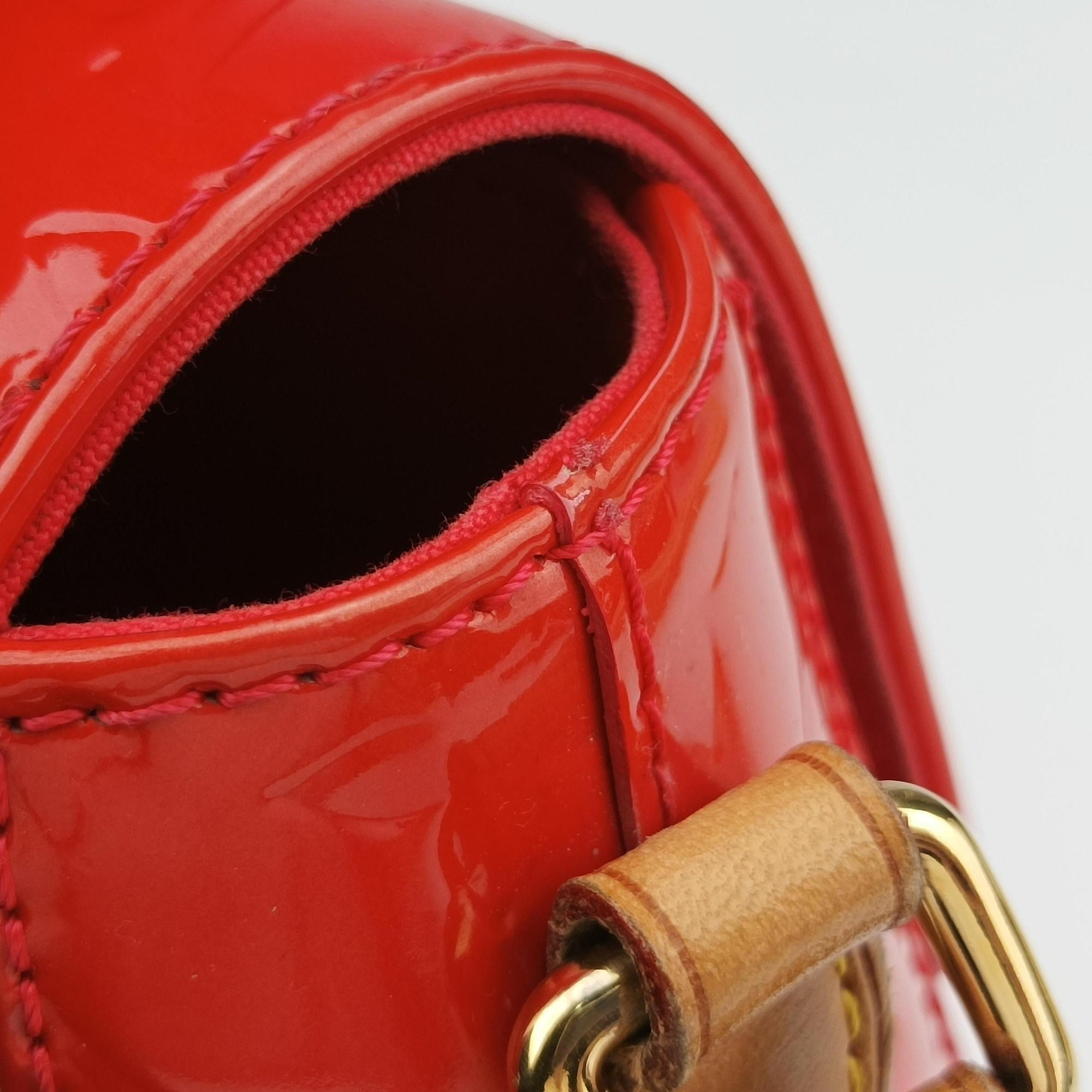 Vintage Louis Vuitton Bellflower PM Rouge Vernis M91728 shoulderbag | stylenewstar