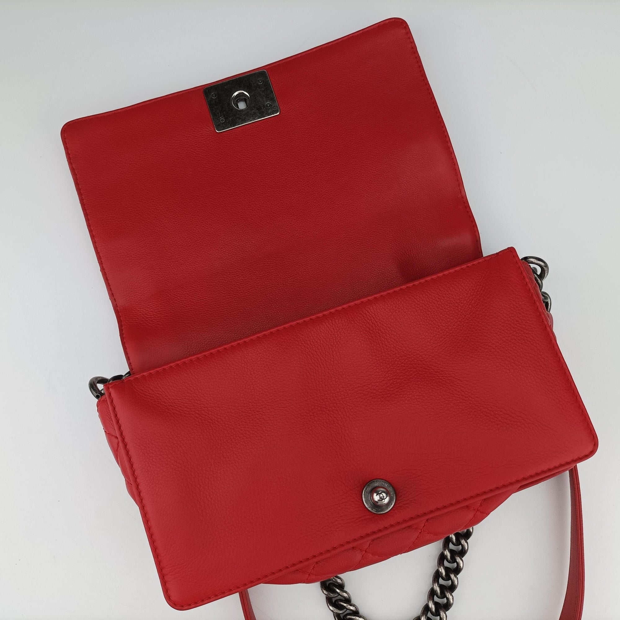 Secondhand Chanel BOY CHANEL Red Leather A67946 shoulderbag | stylenewstar