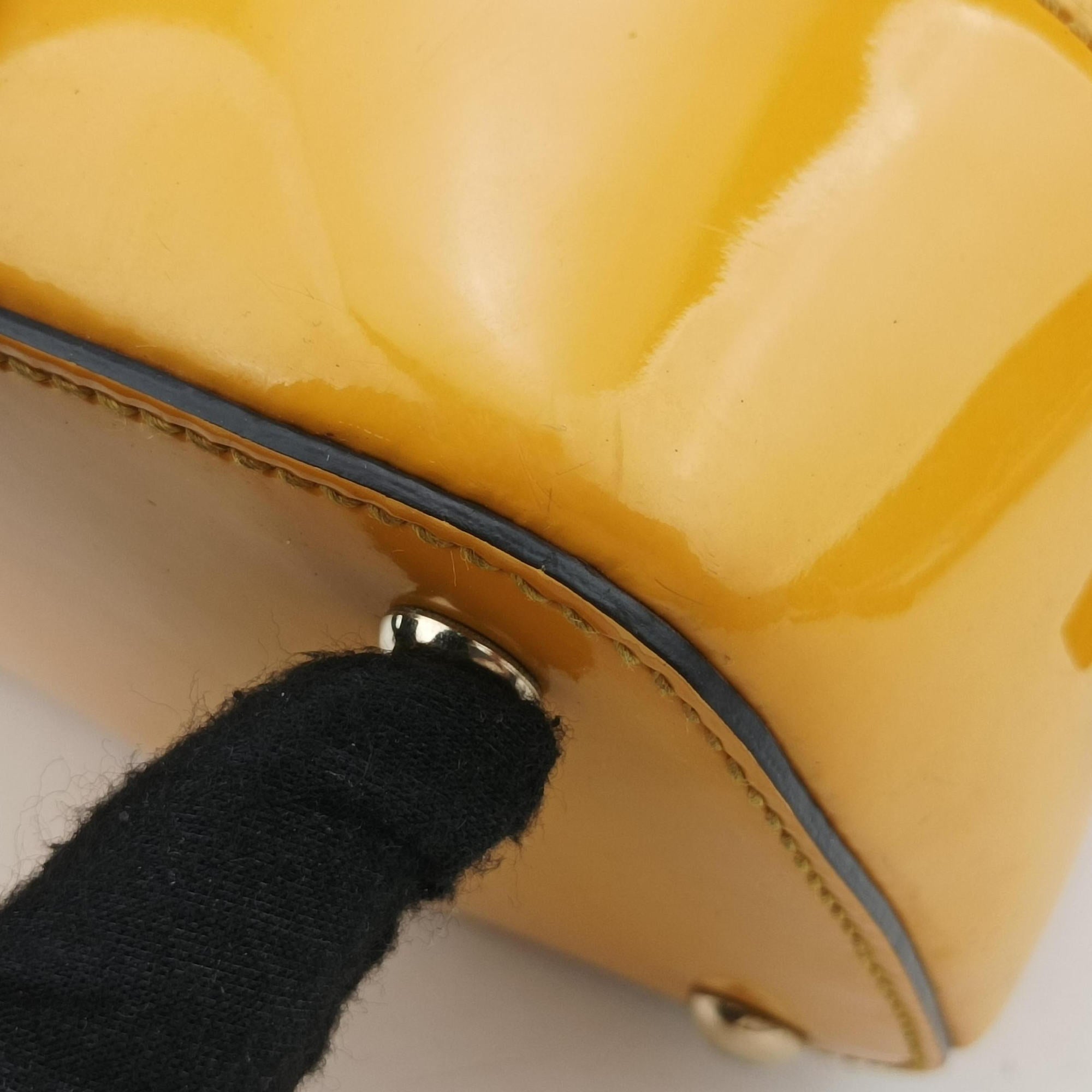 Secondhand Gucci Microguccissima Yellow Patent Leather 309617 shoulderbag | stylenewstar
