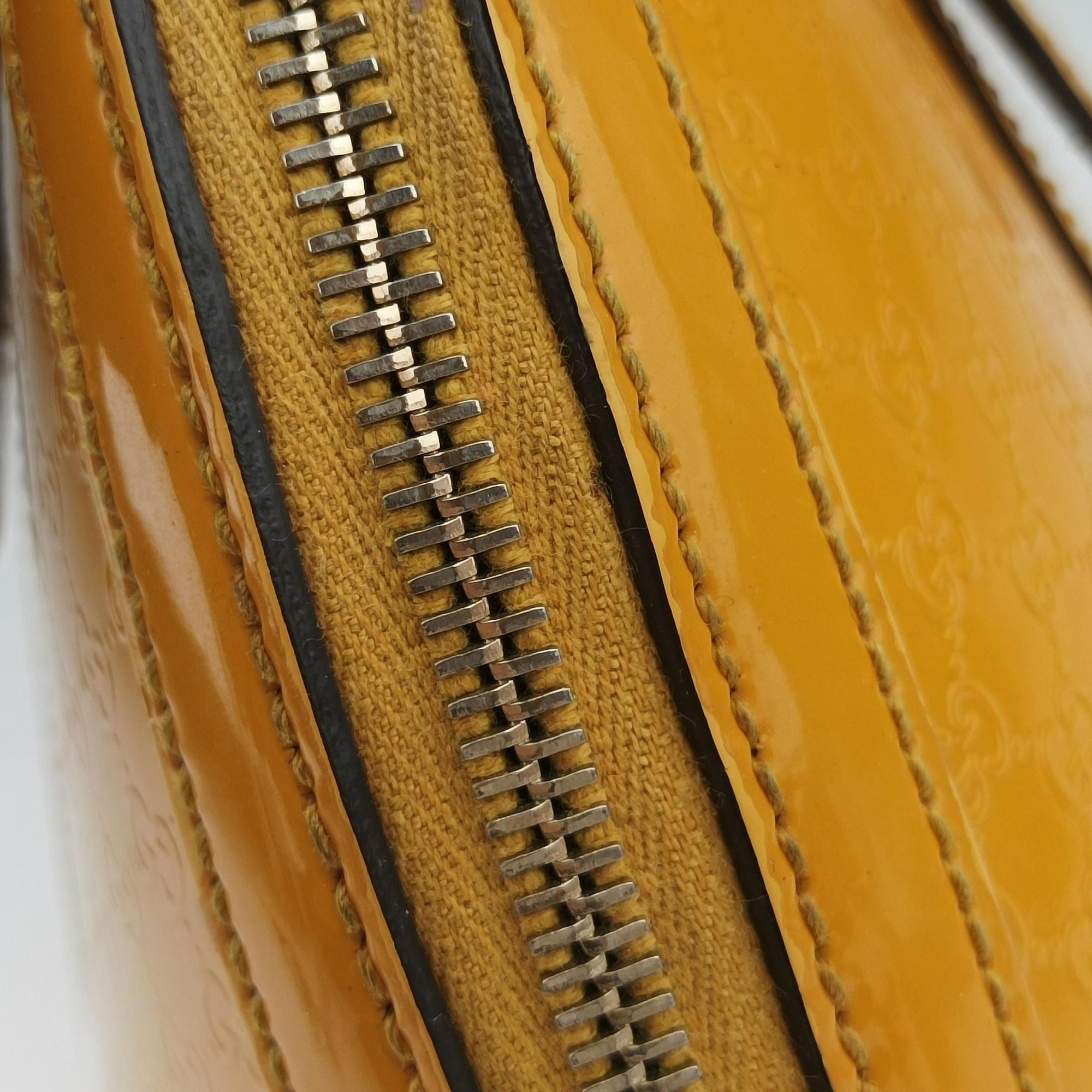 Secondhand Gucci Microguccissima Yellow Patent Leather 309617 shoulderbag | stylenewstar