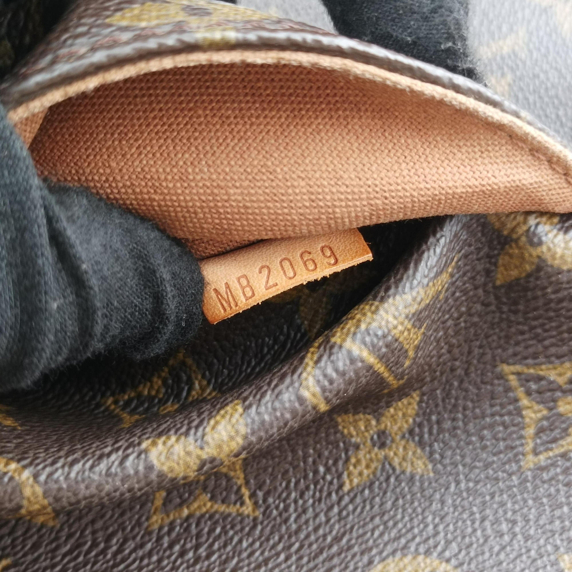 Secondhand Louis Vuitton TOTALLY MM brown Monogram Canvas M56689 shoulderbag | stylenewstar