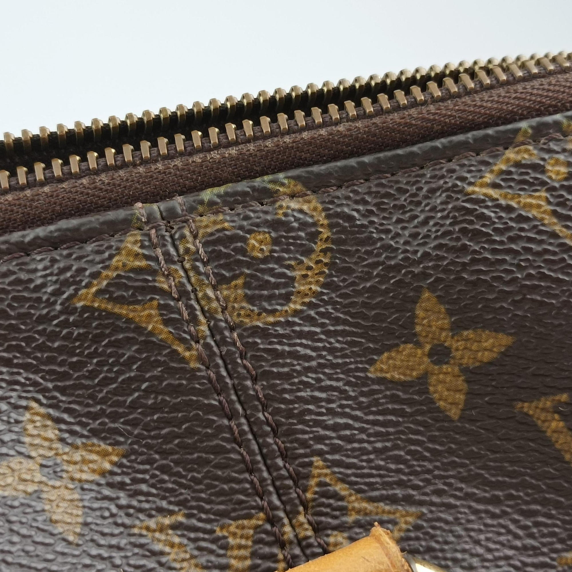 Secondhand Louis Vuitton TOTALLY MM brown Monogram Canvas M56689 shoulderbag | stylenewstar