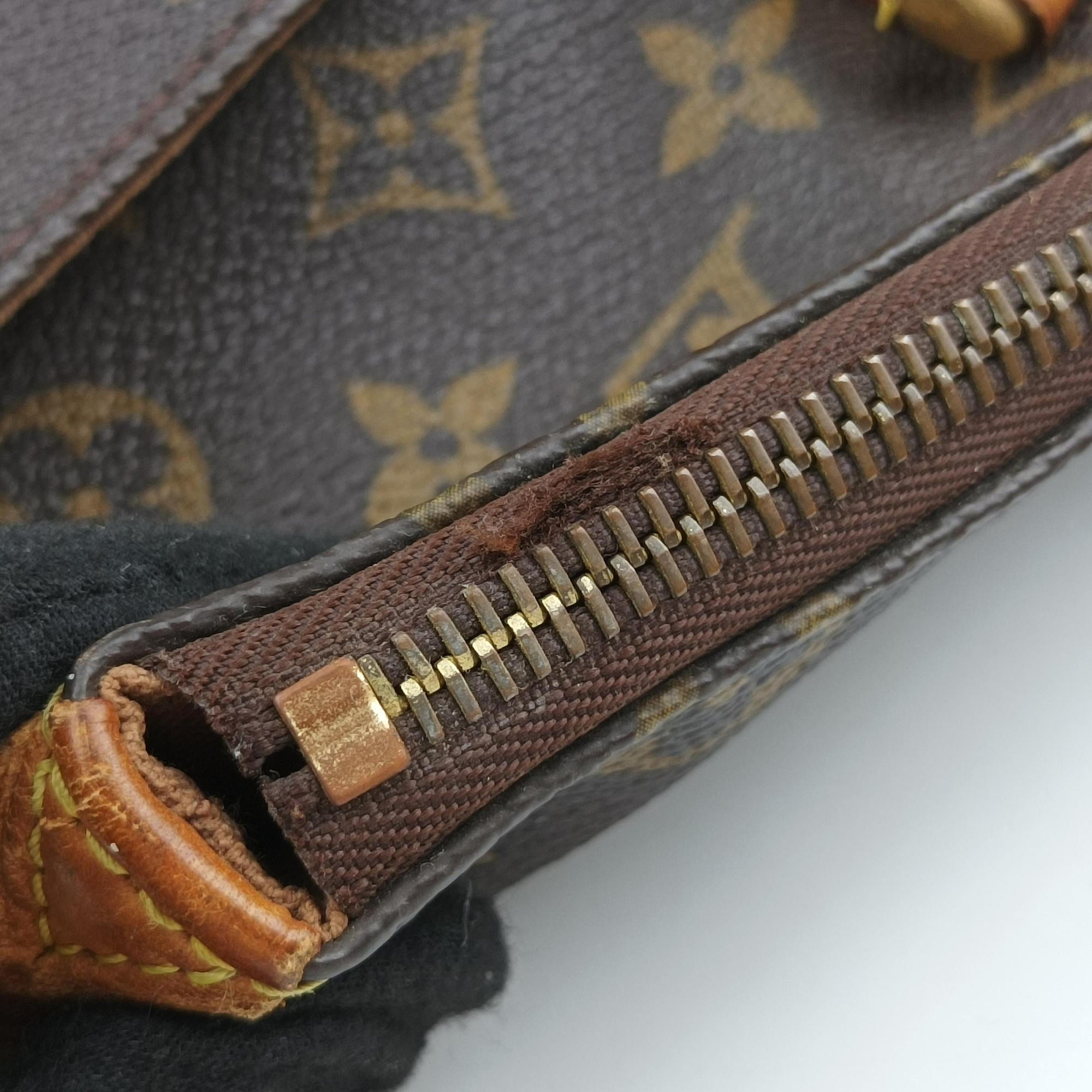 Secondhand Louis Vuitton TOTALLY MM brown Monogram Canvas M56689 shoulderbag | stylenewstar
